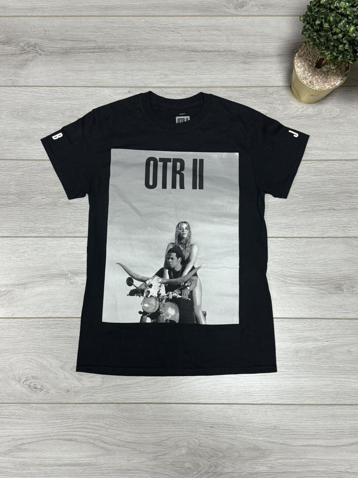 Beyonce Jay-Z x Beyonce OTR 2 Tour T-Shirt tee Size s Size US S / EU 44-46 / 1 - 1 Thumbnail