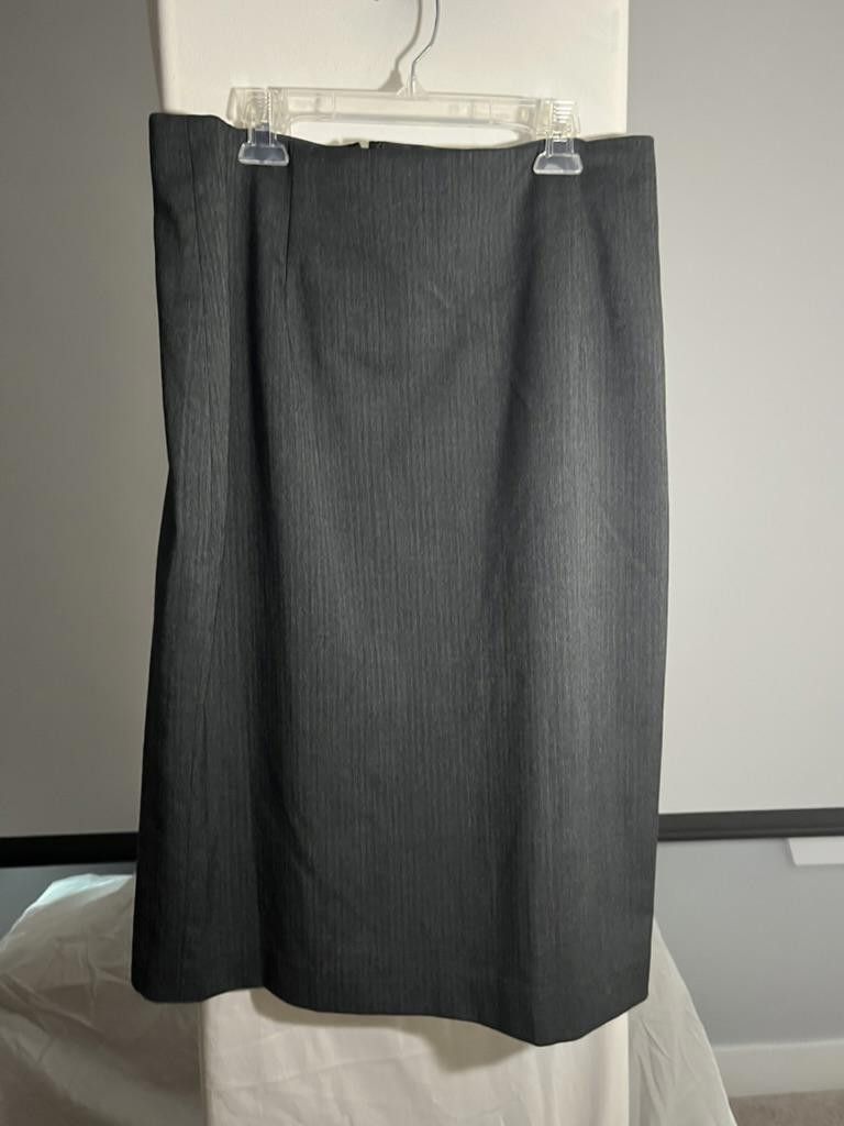 Designer Ellen Tracy Women's Gray Pencil Skirt - Size 10 Size 28" / US 6 / IT 42 - 1 Thumbnail