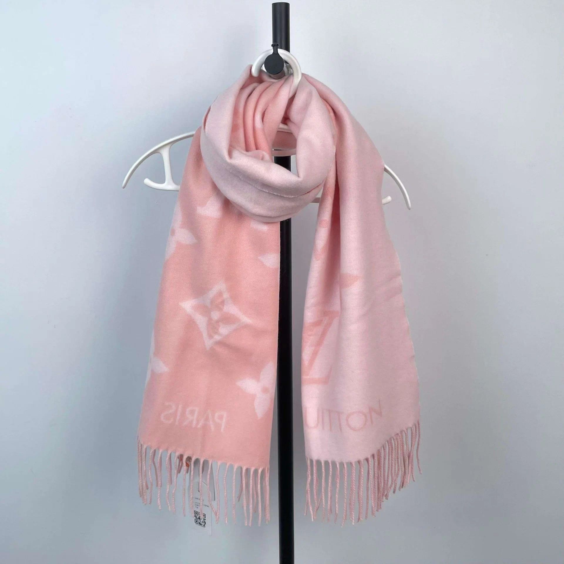 Louis Vuitton LV Pink 100% Cashmere Reversible Scarf Italian New Size ONE SIZE - 1 Thumbnail