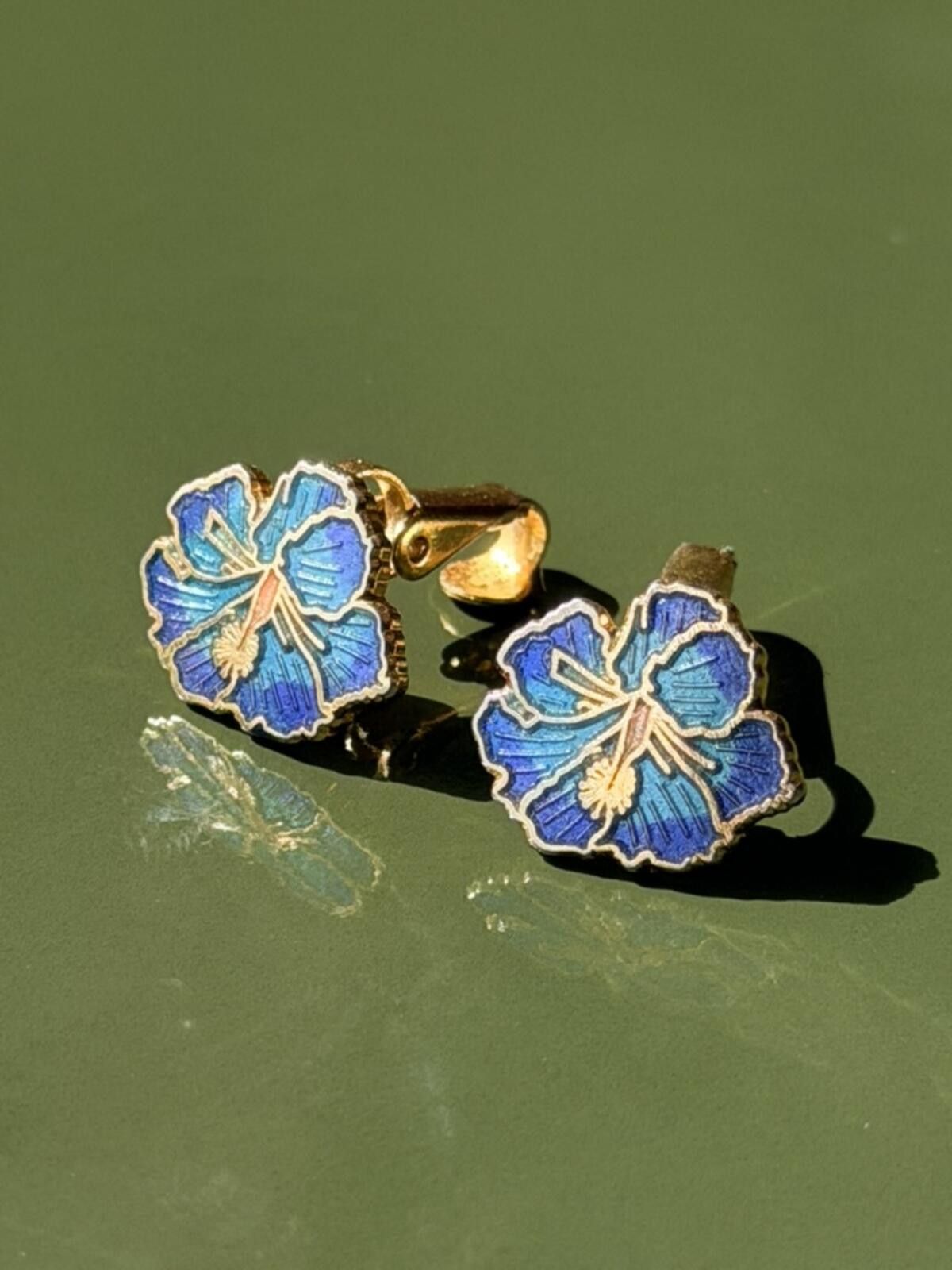 Other Vintage Blue Cloisonné Flower Clip Earrings Size ONE SIZE - 4 Thumbnail