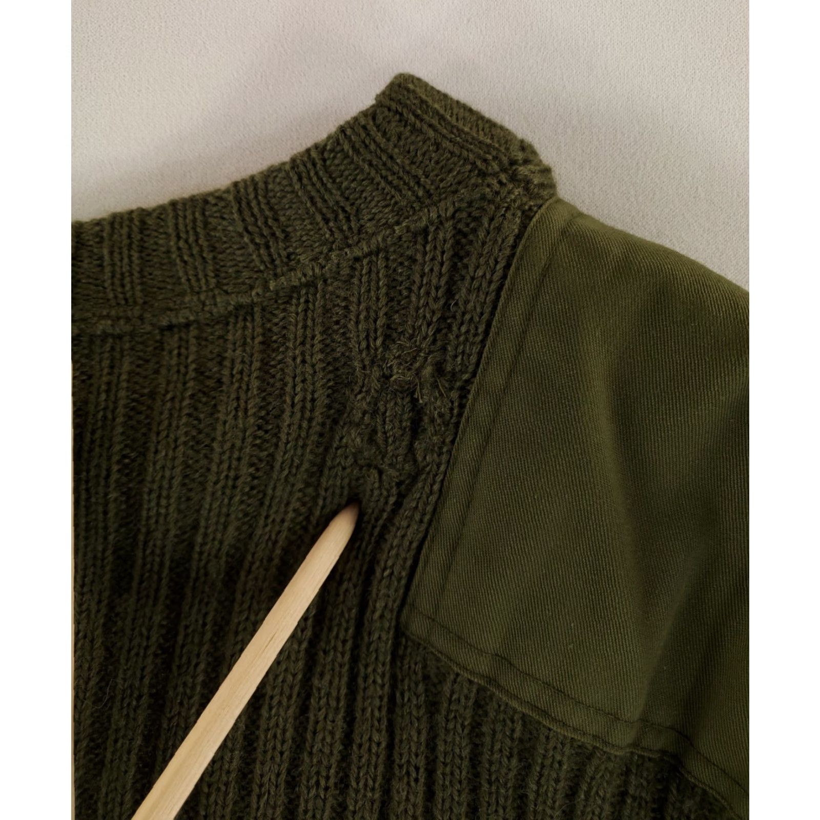 Commando VINTAGE USMC Commando Sweater 100% Wool Olive Green Pullover Mens L 42 Green Pullover Men L 42 Mended hole Size US L / EU 52-54 / 3 - 6 Thumbnail