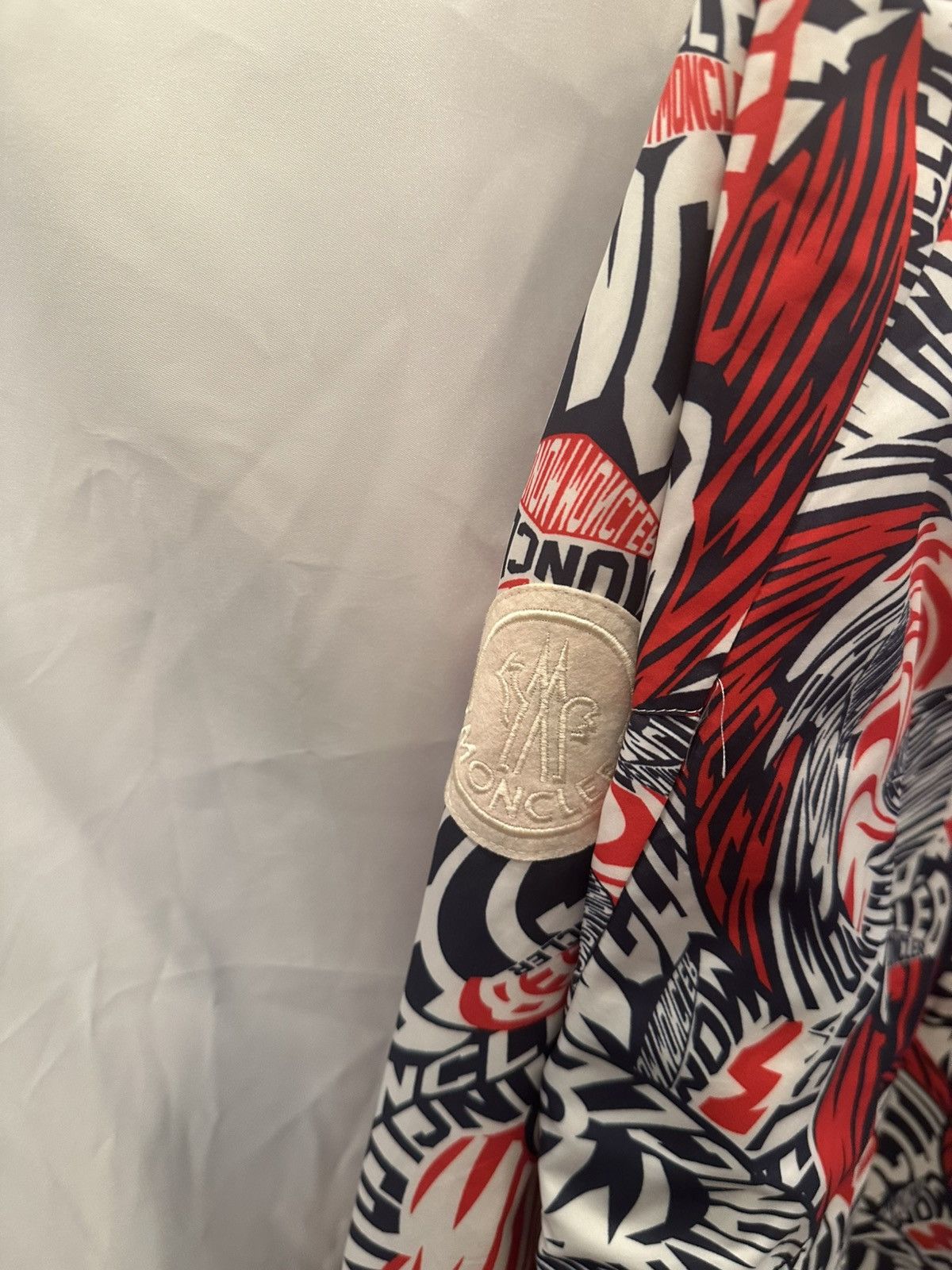 Moncler Moncler Ornain Printed Windbreaker Jacket size 3 US Large L Size US L / EU 52-54 / 3 - 6 Thumbnail