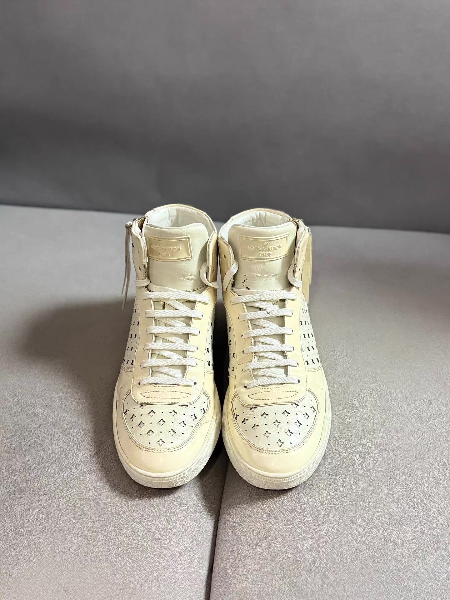 Louis Vuitton Louis Vuitton Hollow Star-Embellished Sneakers Ｑ20 Size US 6.5 / IT 36.5 - 2 Thumbnail