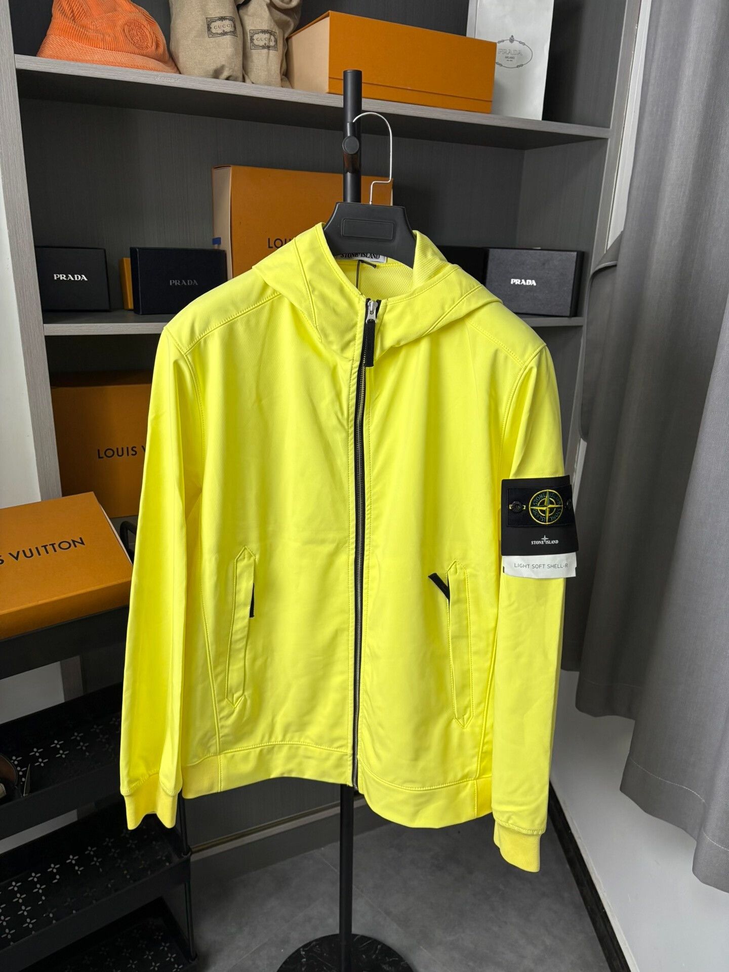 Stone Island Stone Island Glow Yellow Light Jacket XL Men Size US XL / EU 56 / 4 - 1 Thumbnail
