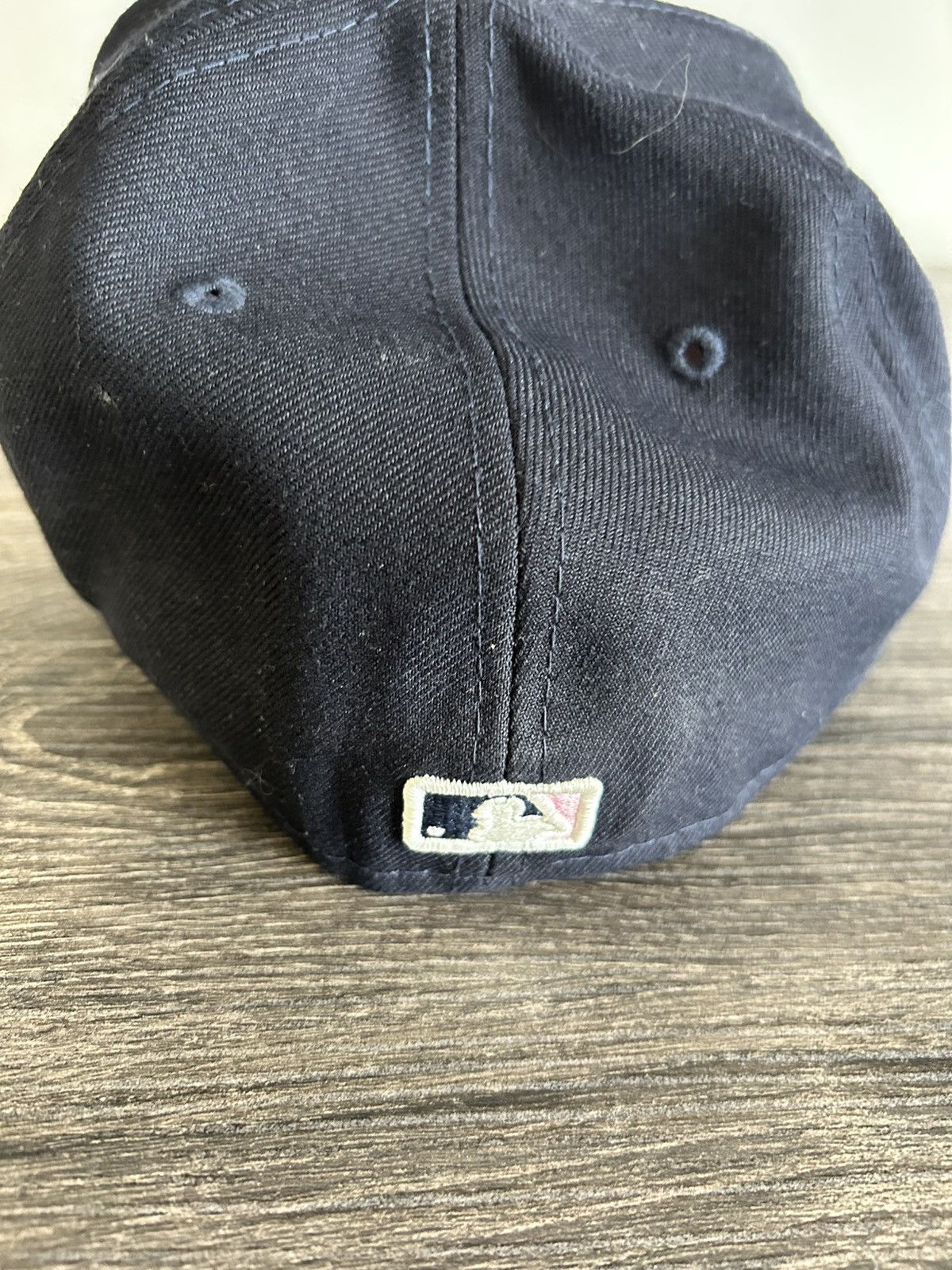 New Era 7 1/8 Navy Yankee hat with pink brim Size ONE SIZE - 4 Thumbnail