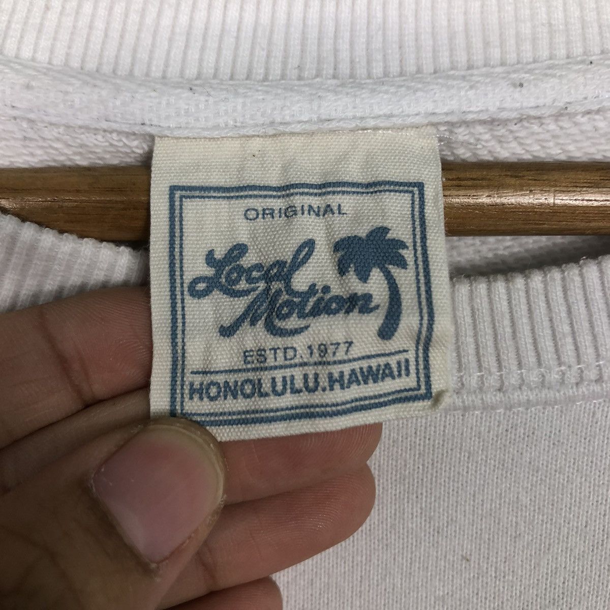 Japanese Brand × Vintage 📌Vintage Sweatshirt Crewneck Honolulu Hawaii Big Logo Size US L / EU 52-54 / 3 - 17 Thumbnail
