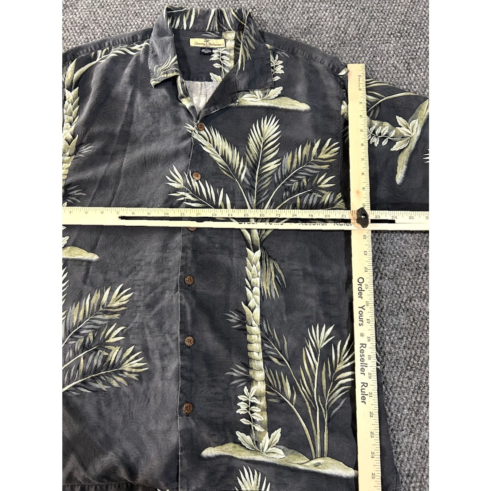 Tommy Bahama Tommy Bahama Button-Up Shirt Mens Large Charcoal Gray Palm Print Silk Hawaiian Floral Short Sleeve Button-Front Size US L / EU 52-54 / 3 - 5 Thumbnail