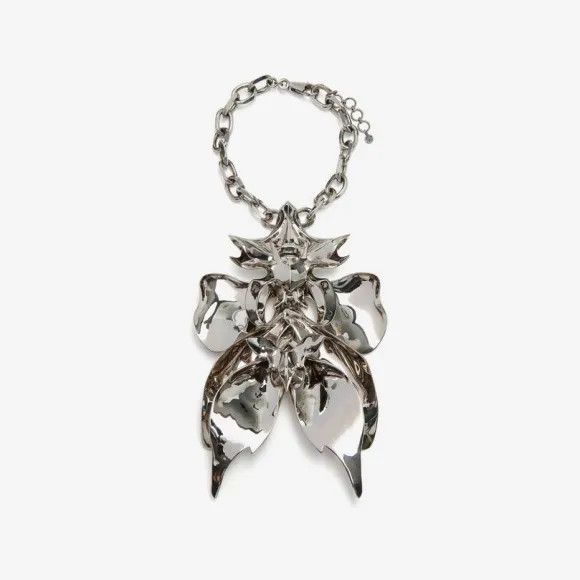 Alexander McQueen o1loc1c0625 Size:OS/ Silvertone Pendant Necklace in Silver Size ONE SIZE - 1 Preview