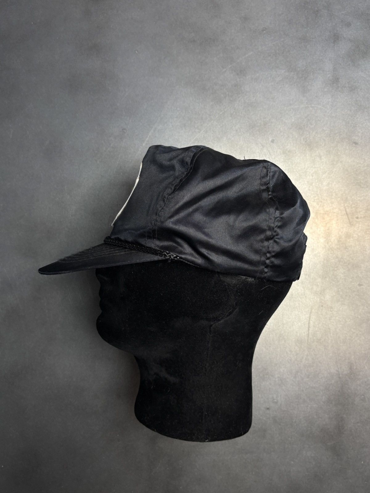Ford × Vintage Vintage Satin Hat 1980s Trucker Hat Ford Motors 1970s Snap Size ONE SIZE - 3 Thumbnail