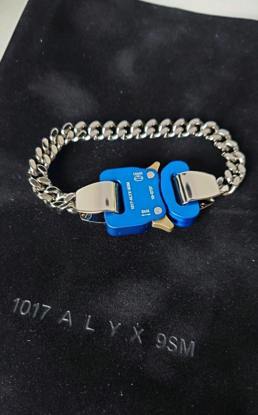1017 ALYX 9SM 1017 Alyx 9SM Classic Bracelet MTY0001 Silver/Blue L/XL S22 Size ONE SIZE - 1 Thumbnail