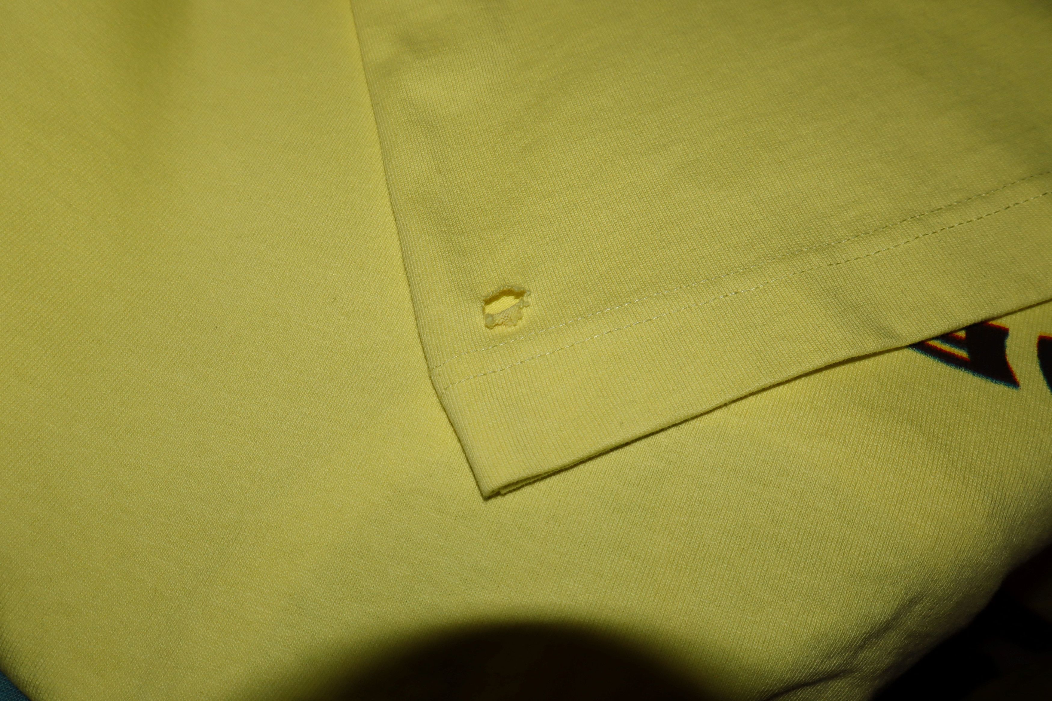 Helmut Lang Distorted logo tshirt Size US L / EU 52-54 / 3 - 9 Thumbnail