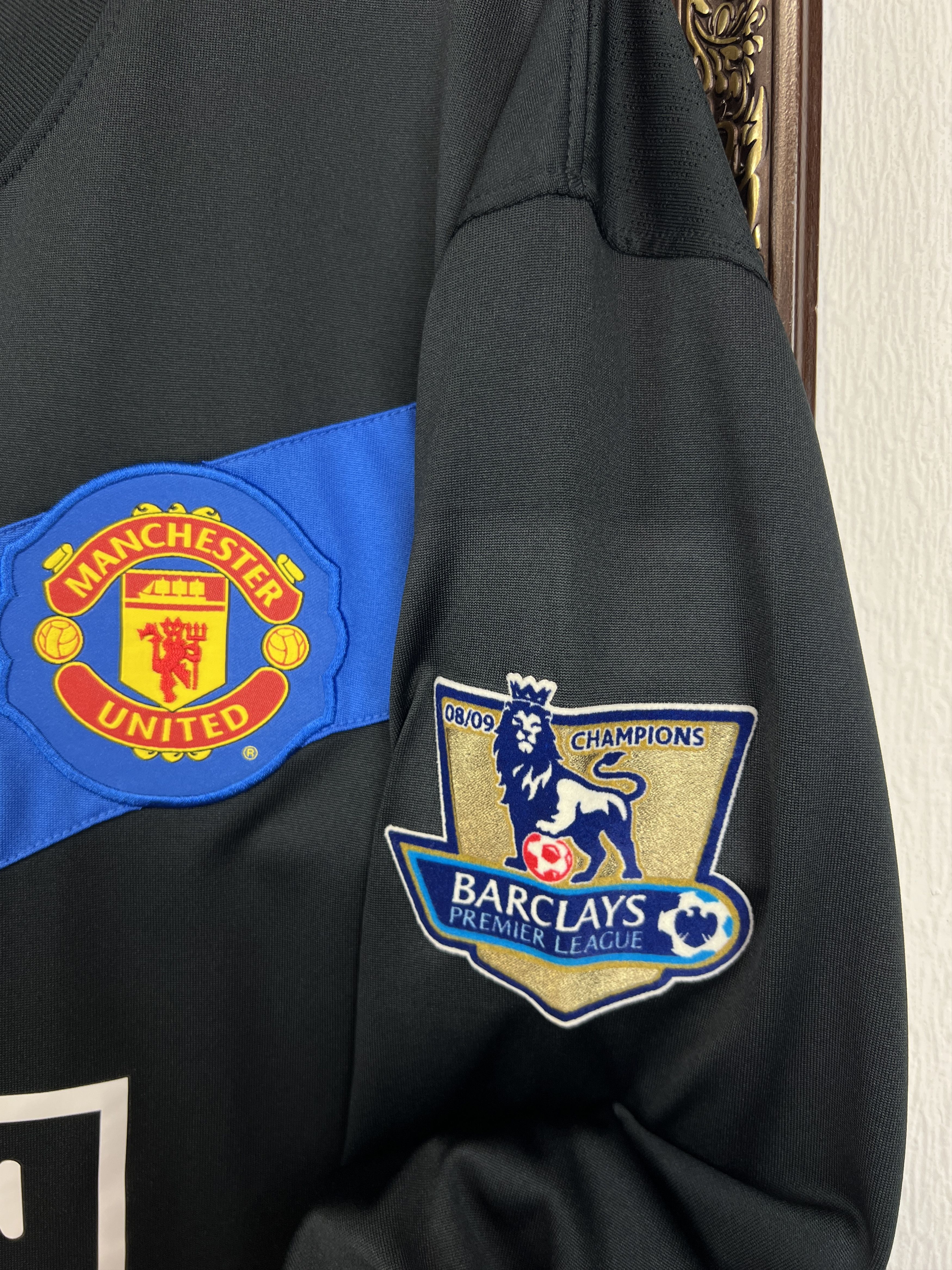 Nike Manchester United football shirt Carrick Long Sleeve Jersey Size US XXL / EU 58 / 5 - 7 Thumbnail