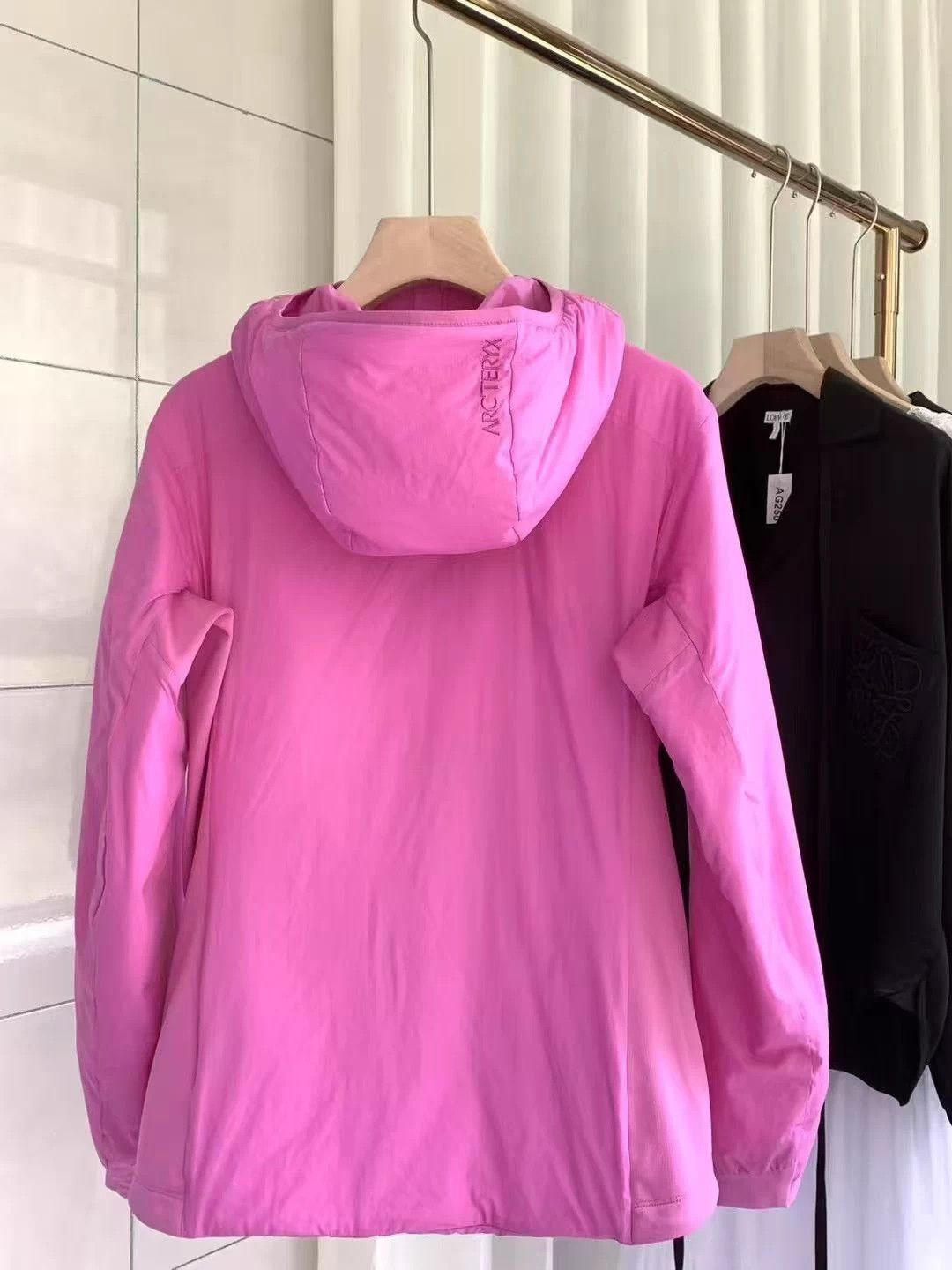 Arc'teryx Arcteryx Atom Hoody Dawn Pink Hooded Puffer Jacket S Size S / US 4 / IT 40 - 3 Thumbnail
