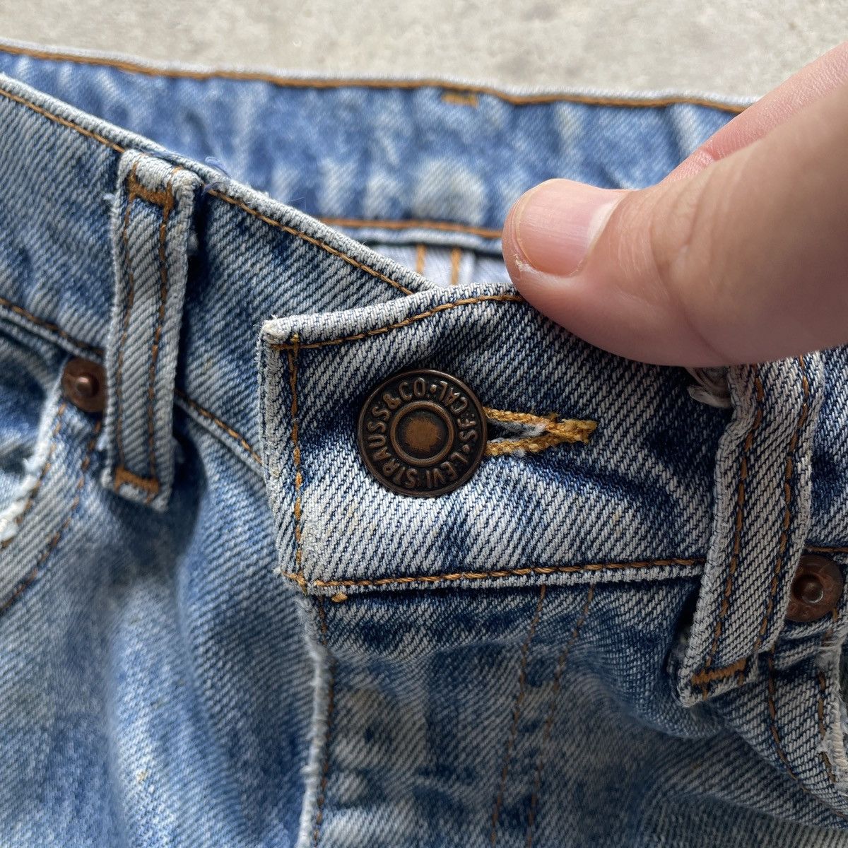 Levi's Vintage Levis Distressed Sick Jeans Faded Wash Dirty Pants Size US 27 - 6 Thumbnail