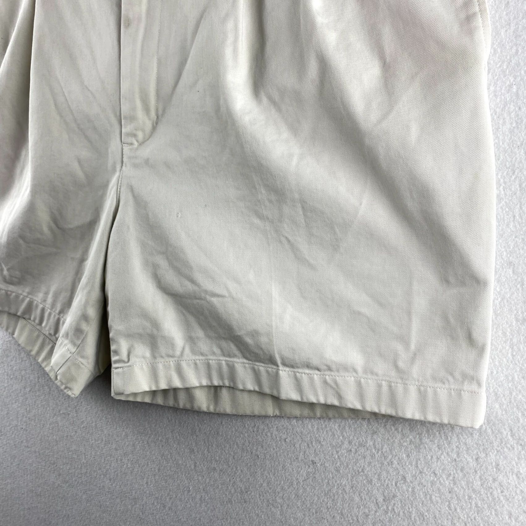 Lands' End Lands' End Shorts Mens 40 Beige Traditional Fit Chino Slash Pocket Pleated Front Size US 40 / EU 56 - 6 Thumbnail
