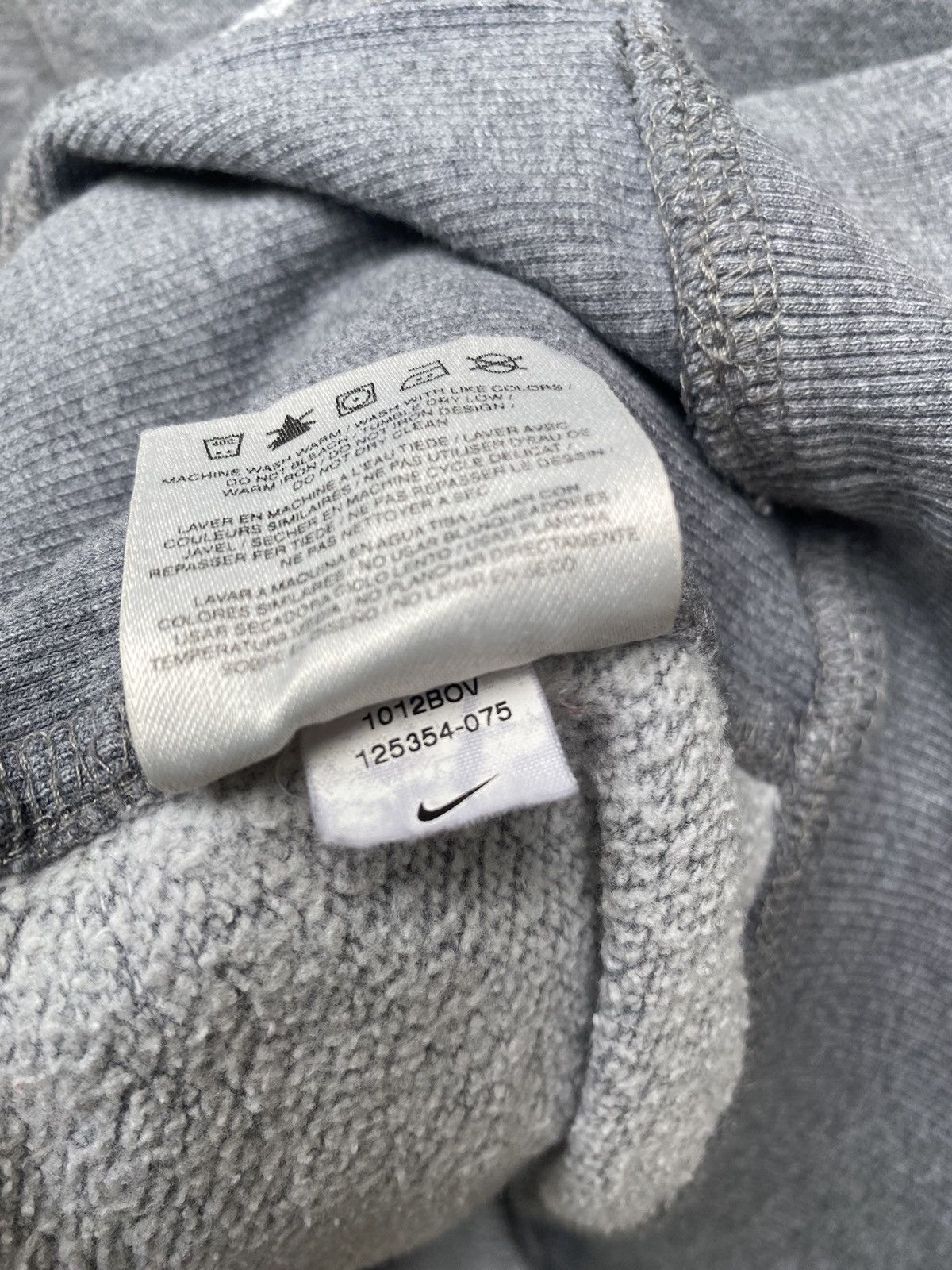 Nike Nike center Size US L / EU 52-54 / 3 - 5 Thumbnail