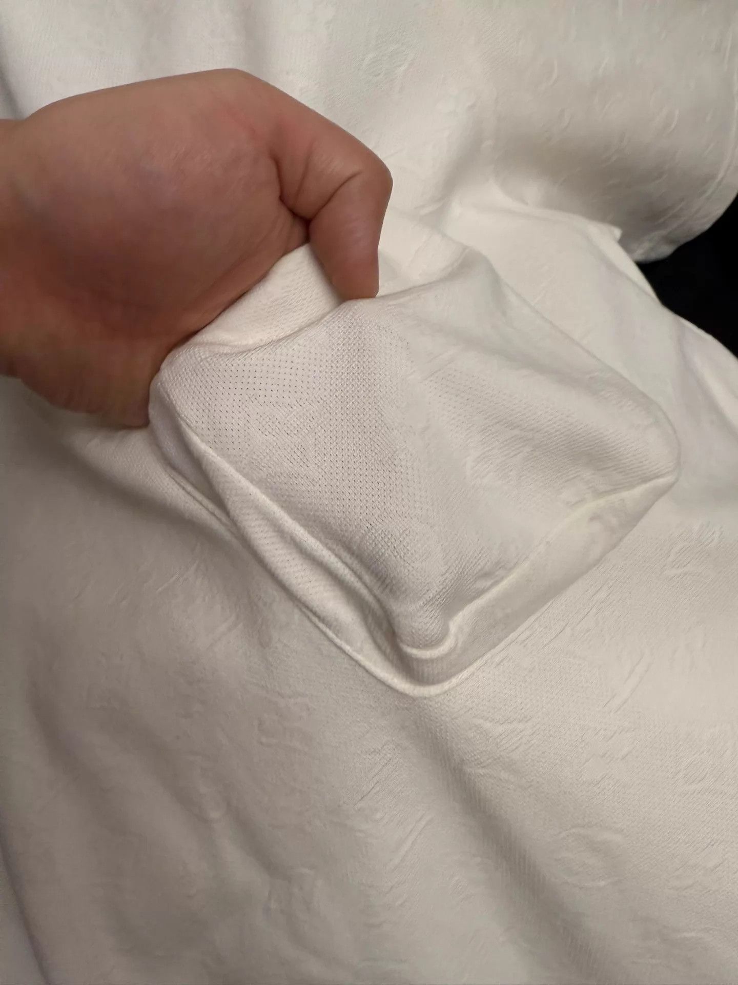 Louis Vuitton LOUIS VUITTON Full Logo White Short-Sleeve T-Shirt XXL Size US XXL / EU 58 / 5 - 4 Thumbnail