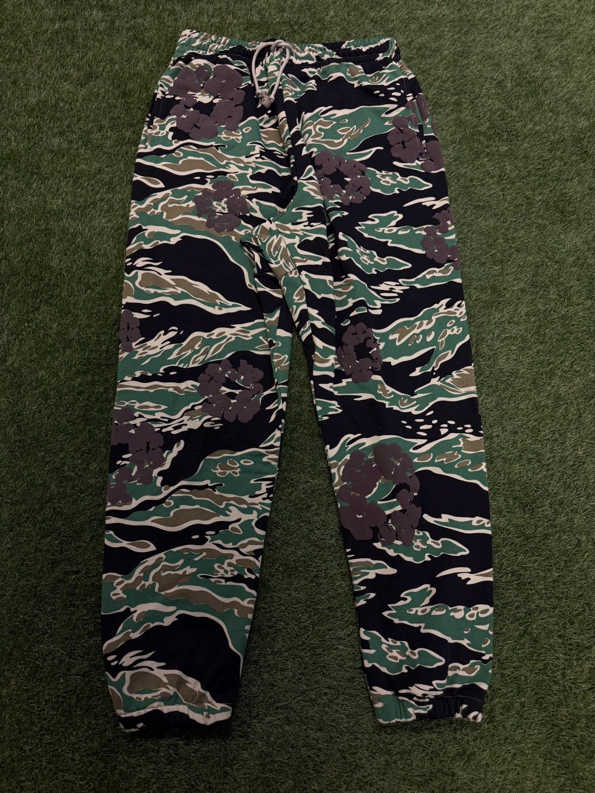 Denim Tears Cotton Wreath Camo Sweatpants Size XXL NEW