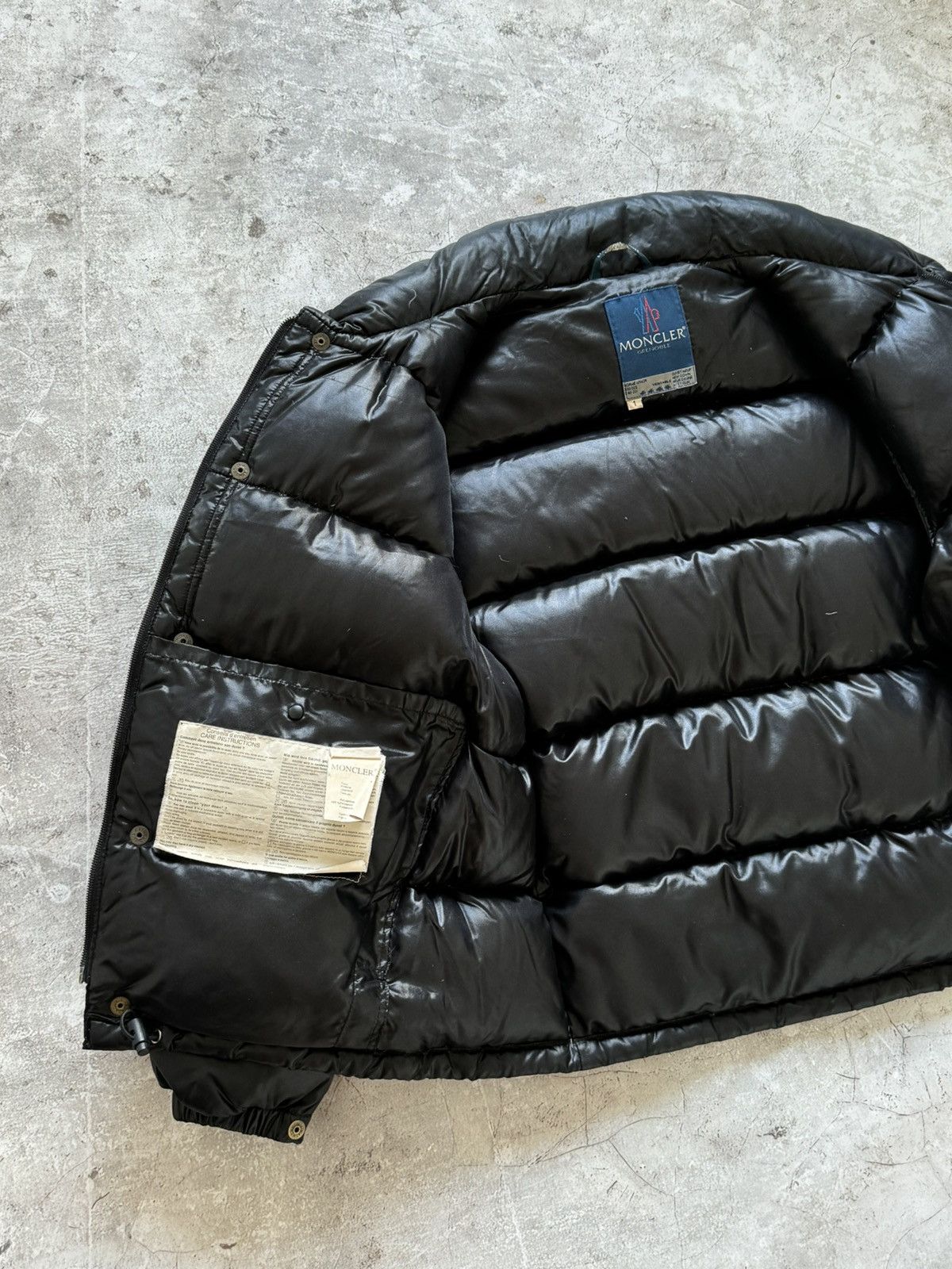 Moncler Moncler Grenoble vintage black puffer jacket Size US S / EU 44-46 / 1 - 4 Thumbnail
