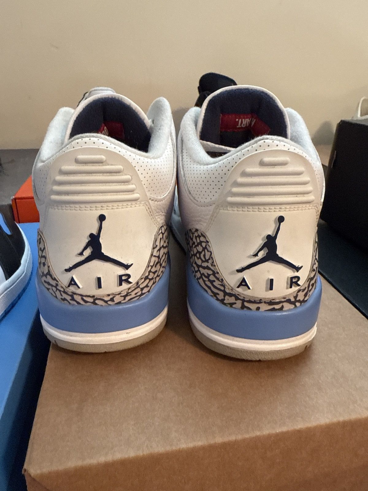 Jordan Brand Jordan 3 UNC Size 10.5 Size US 10.5 / EU 43-44 - 3 Thumbnail