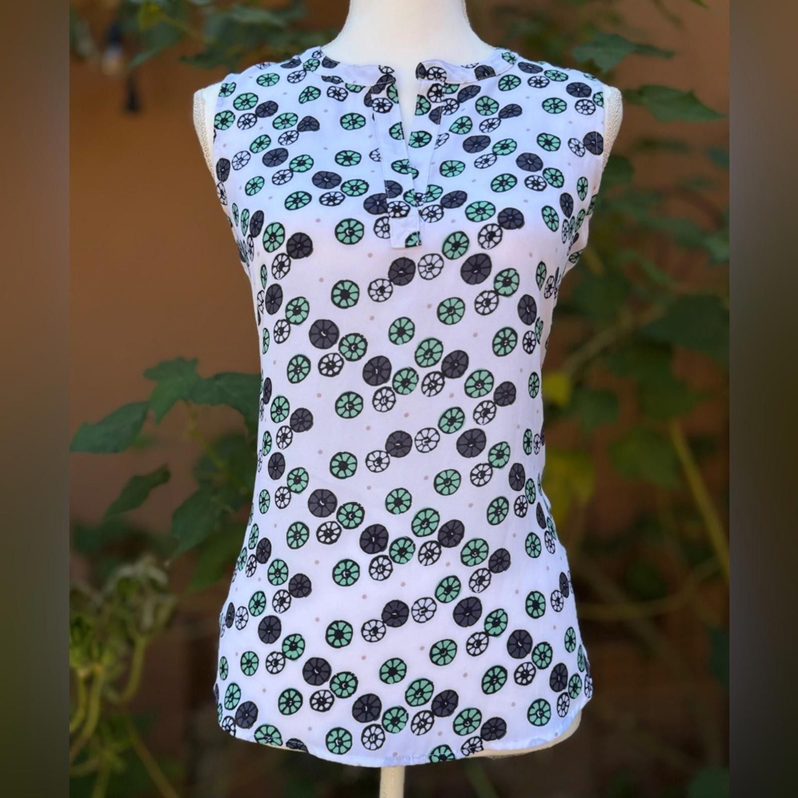 Loft Size SP LOFT White Tank Top with Green Black Floral Pattern Size S / US 4 / IT 40 - 1 Thumbnail