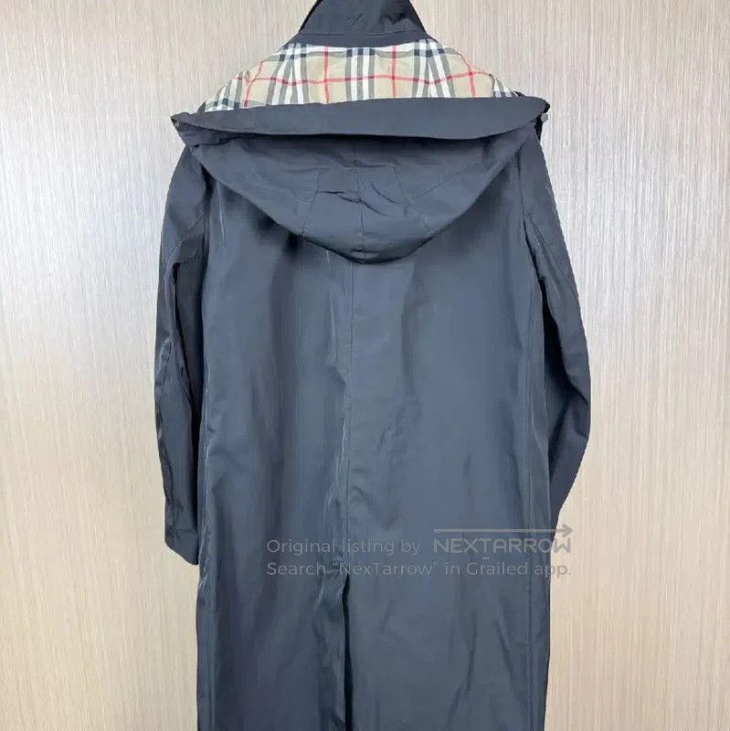 Burberry Burberry Black Polyester Women's Trench Coat. Size M / US 6-8 / IT 42-44 - 2 Thumbnail