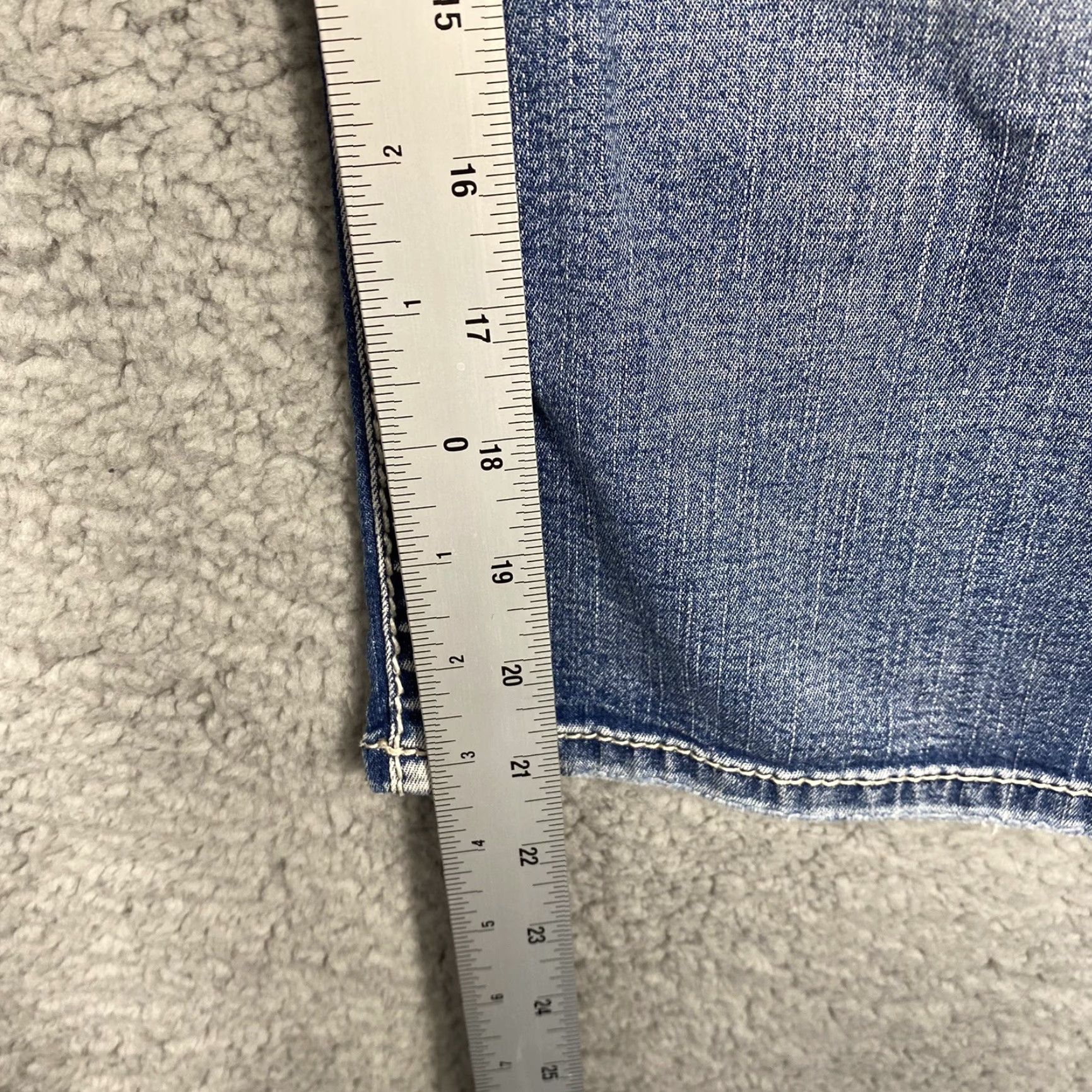 Silver Jeans Co. Silver SUKI SURPLUS Capri Jeans Womens Flap Pocket Thick Stitch Blue 29x20 Pockets Medium Wash US Made Size 29" - 7 Thumbnail