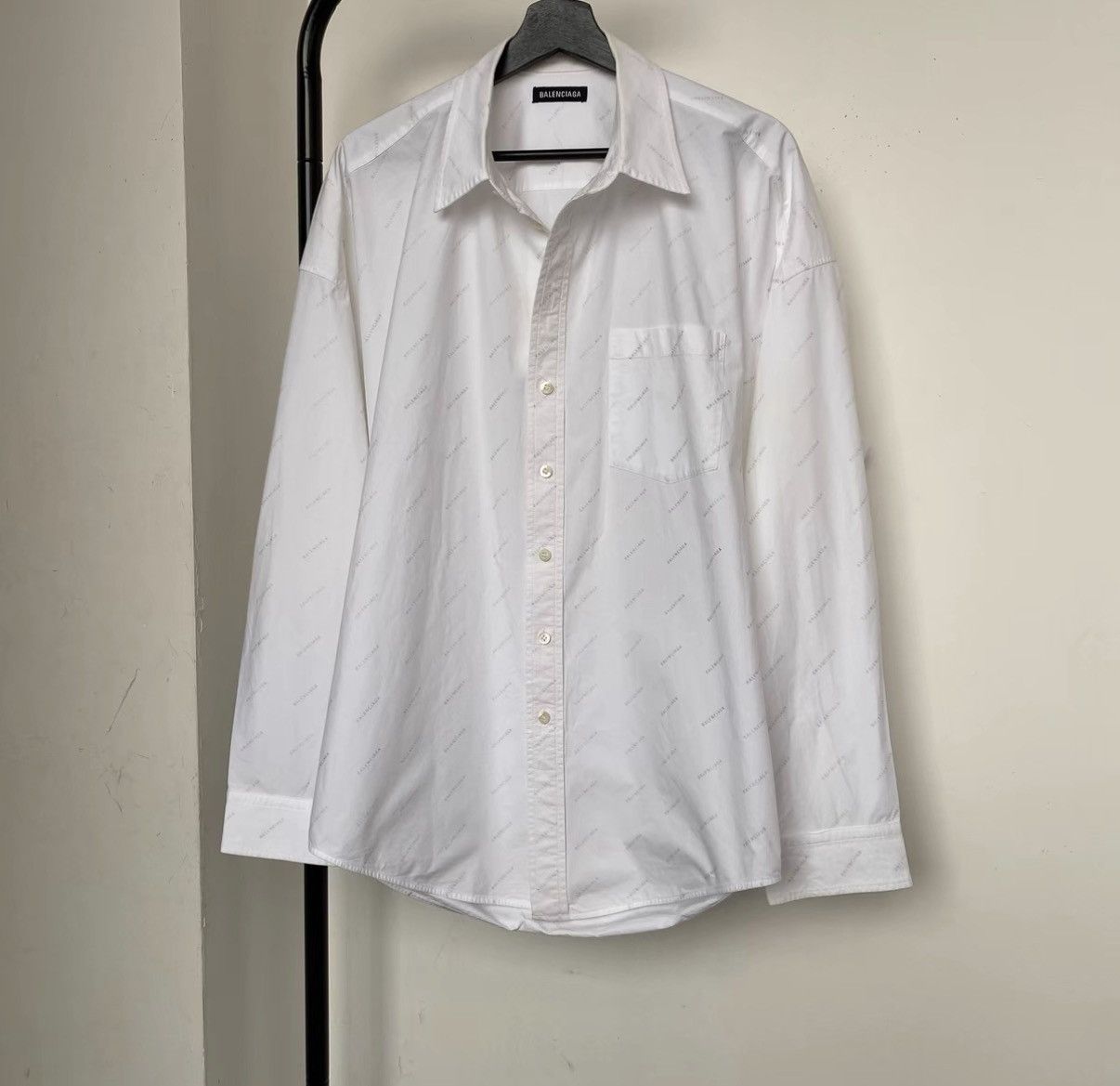 Balenciaga Balenciaga All-Over Logo Print Shirt Size US L / EU 52-54 / 3 - 1 Thumbnail