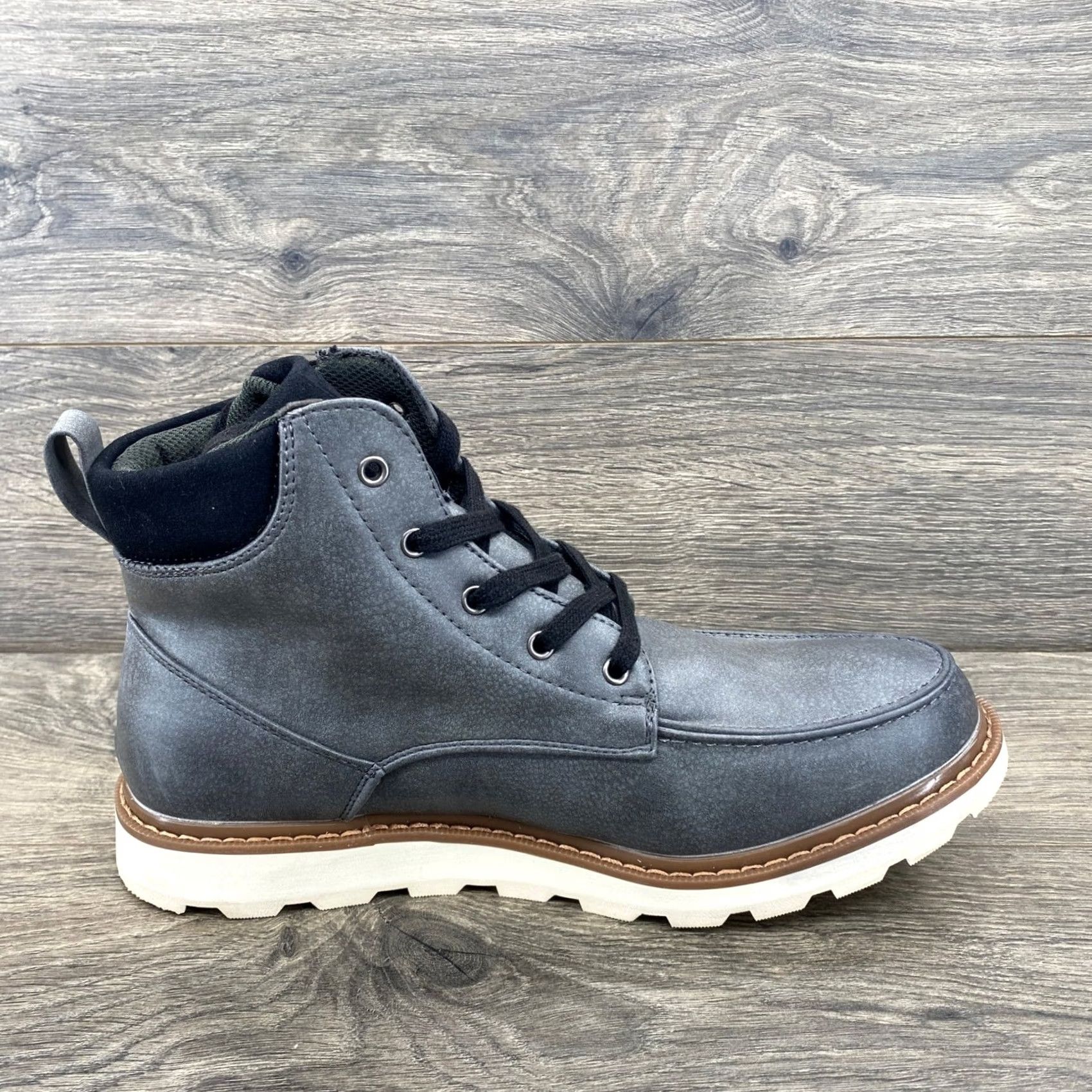 Deer Stags Julian Moc Toe Boot Mens 10M Grey Distressed Simulated Leather Lug Deer Stags Boot Mens 10M Grey Simulated Leather Julian Moc  main image 4