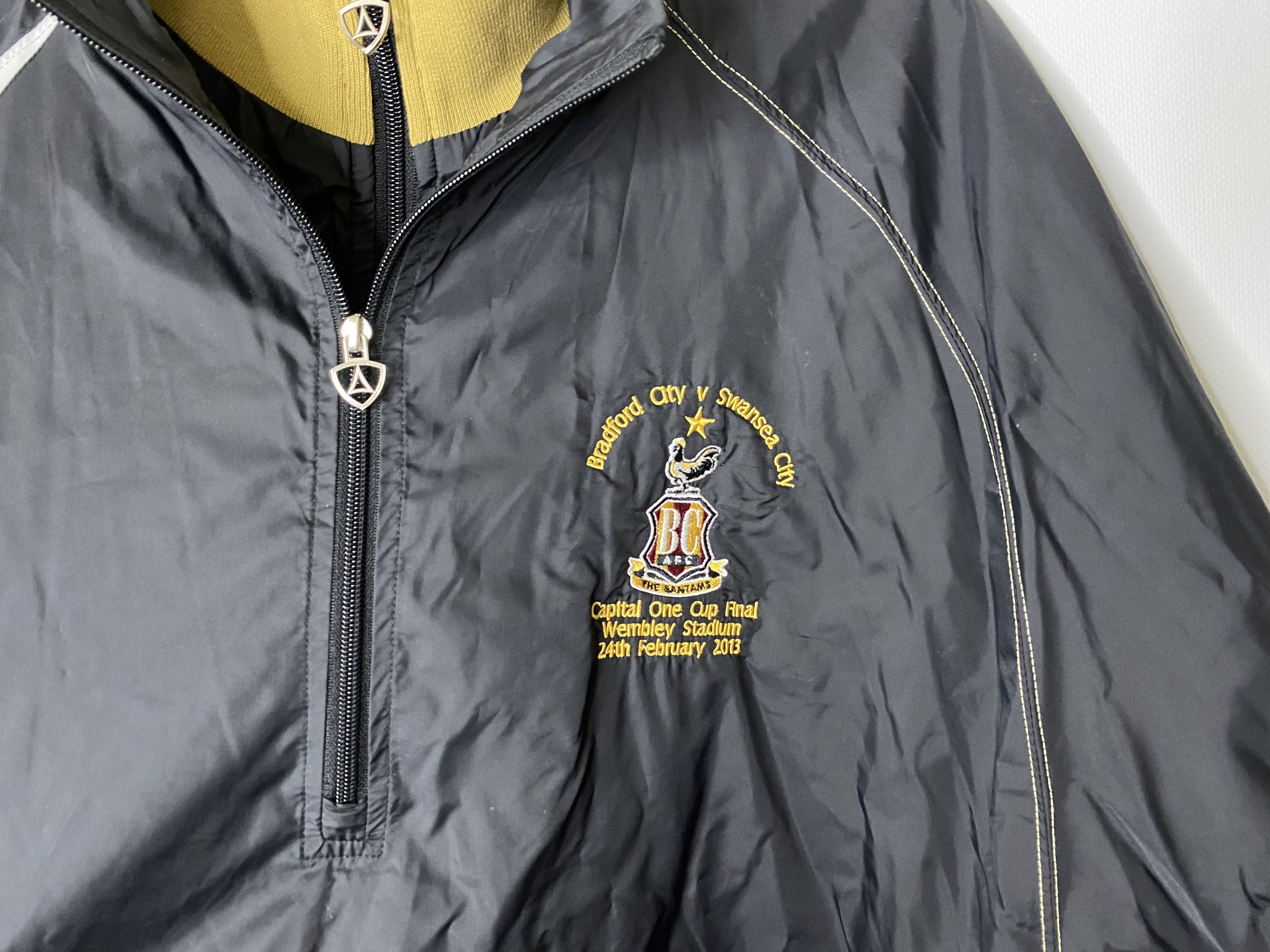 Vintage BRADFORD CITY 2013 CUP FINAL TRAINING FOOTBALL SOCCER JACKET Size US XXL / EU 58 / 5 - 3 Thumbnail