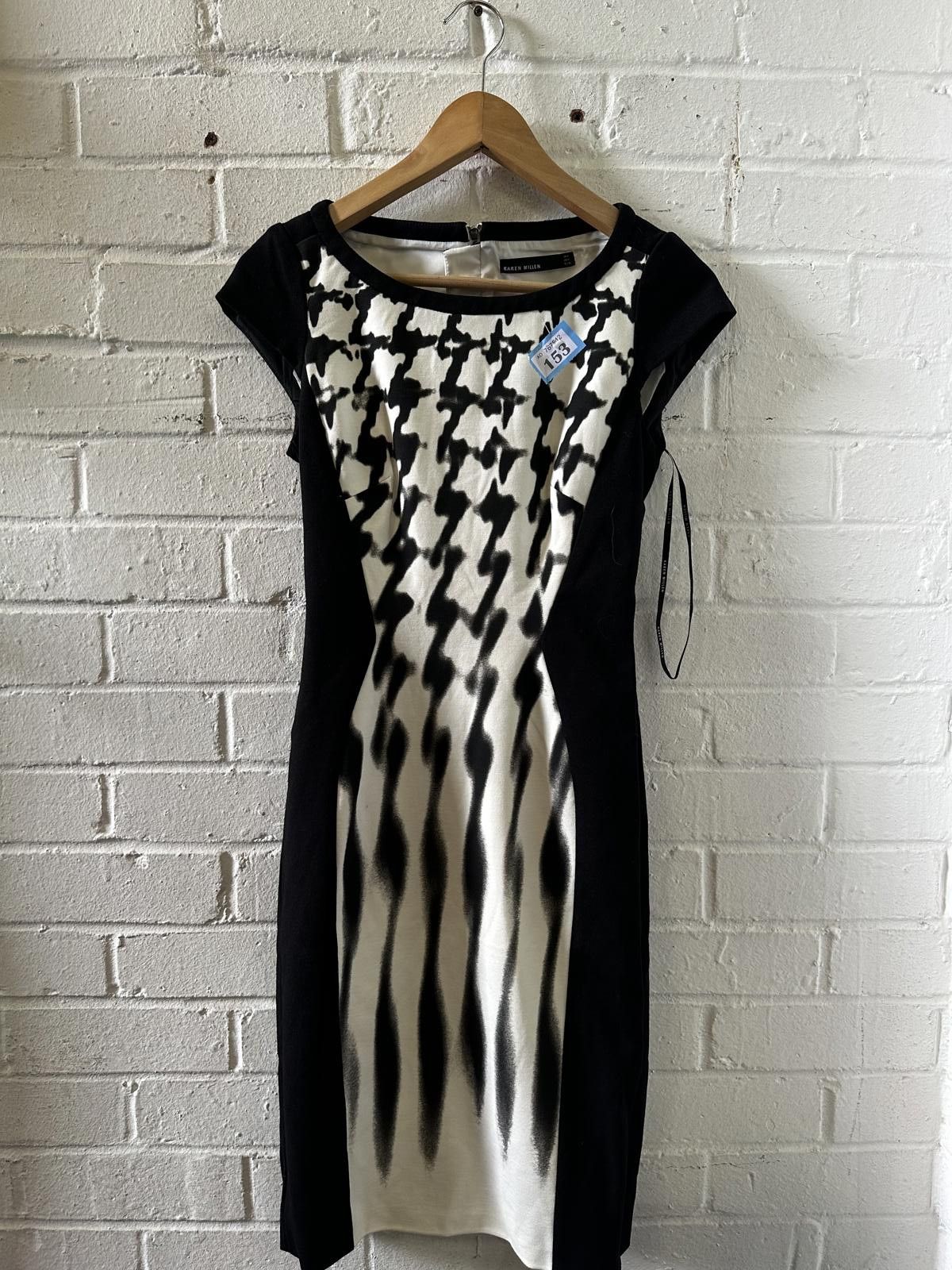 Designer Karen Millen Black and White Patterned Bodycon Dress Size M / US 6-8 / IT 42-44 - 1 Thumbnail