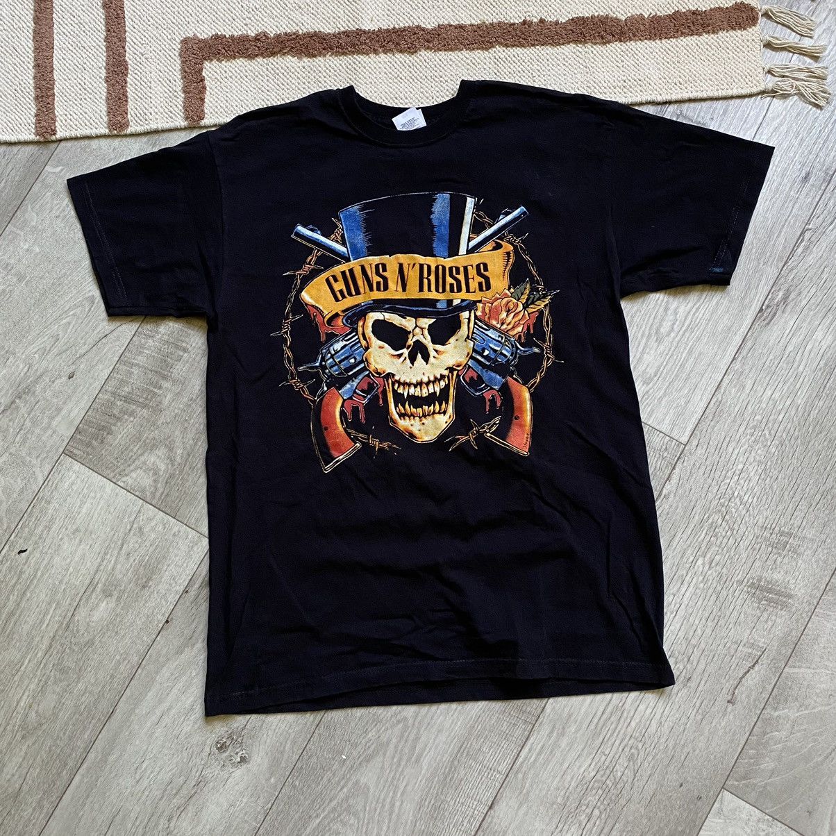 Band Tees VINTAGE GUNS N ROSES ROCK TOUR T SHIRT Size US M / EU 48-50 / 2 - 1 Thumbnail