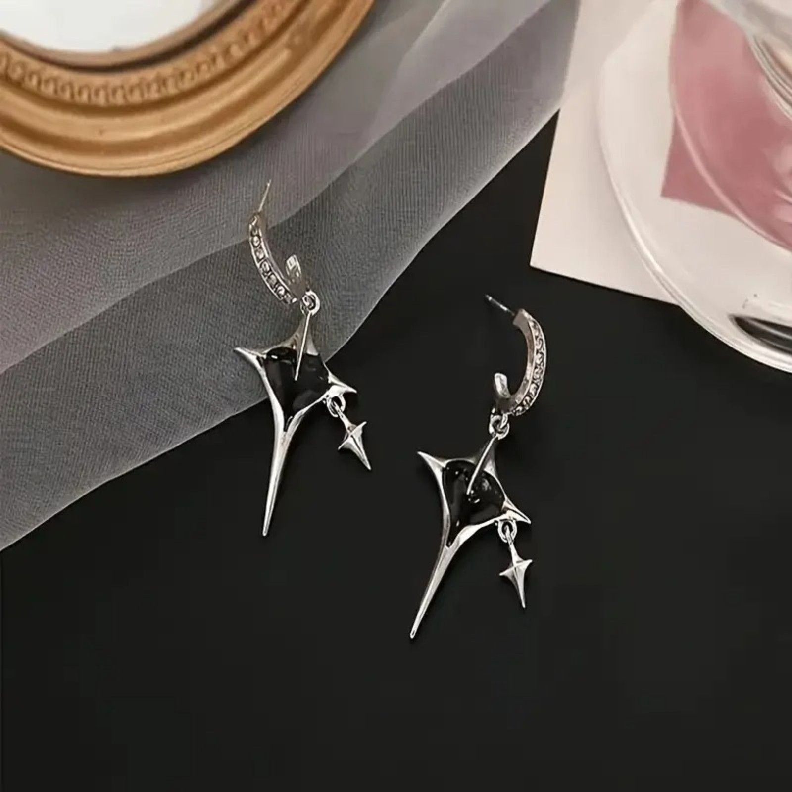 Other Goth Emo Punk Avant Garde Black Heart Spike Drop Earrings Size ONE SIZE - 4 Thumbnail
