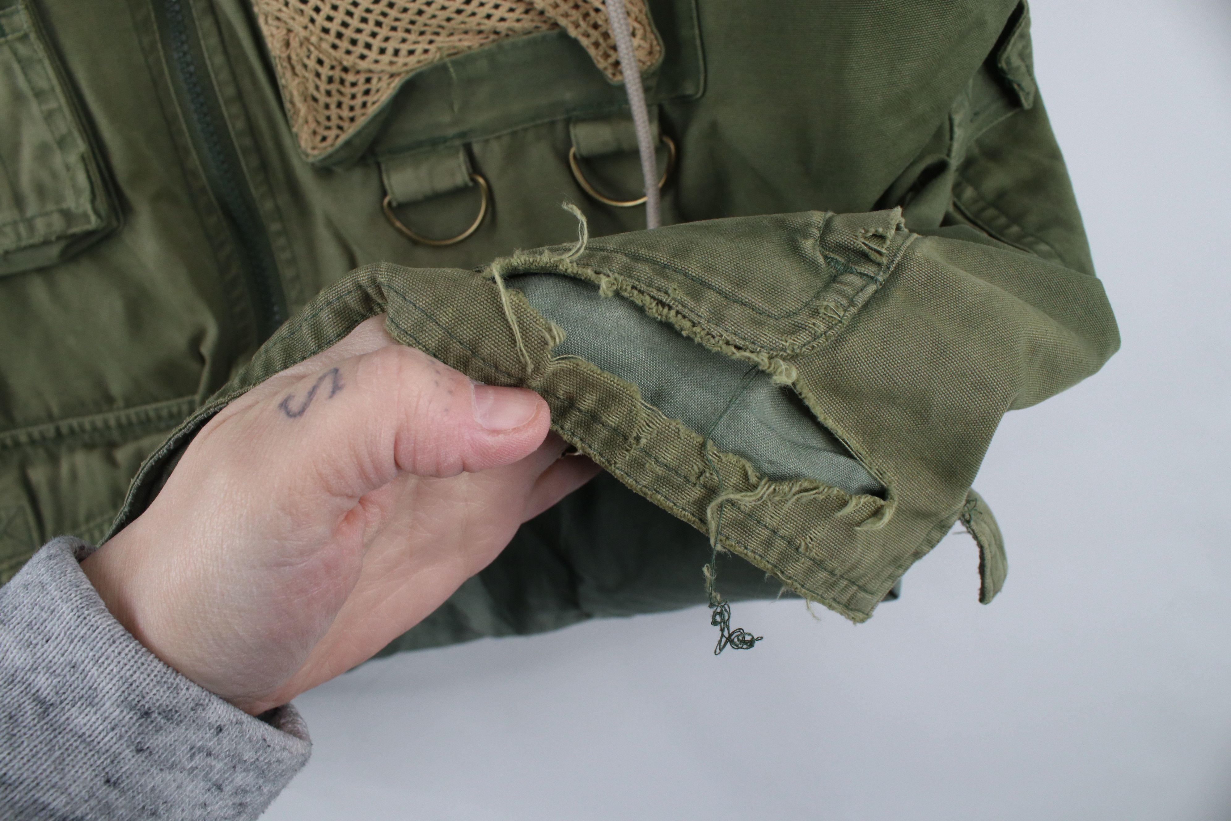 Vintage Vintage 90s Streetwear Tactical Hooded Vest Jacket Green Size US L / EU 52-54 / 3 - 7 Thumbnail