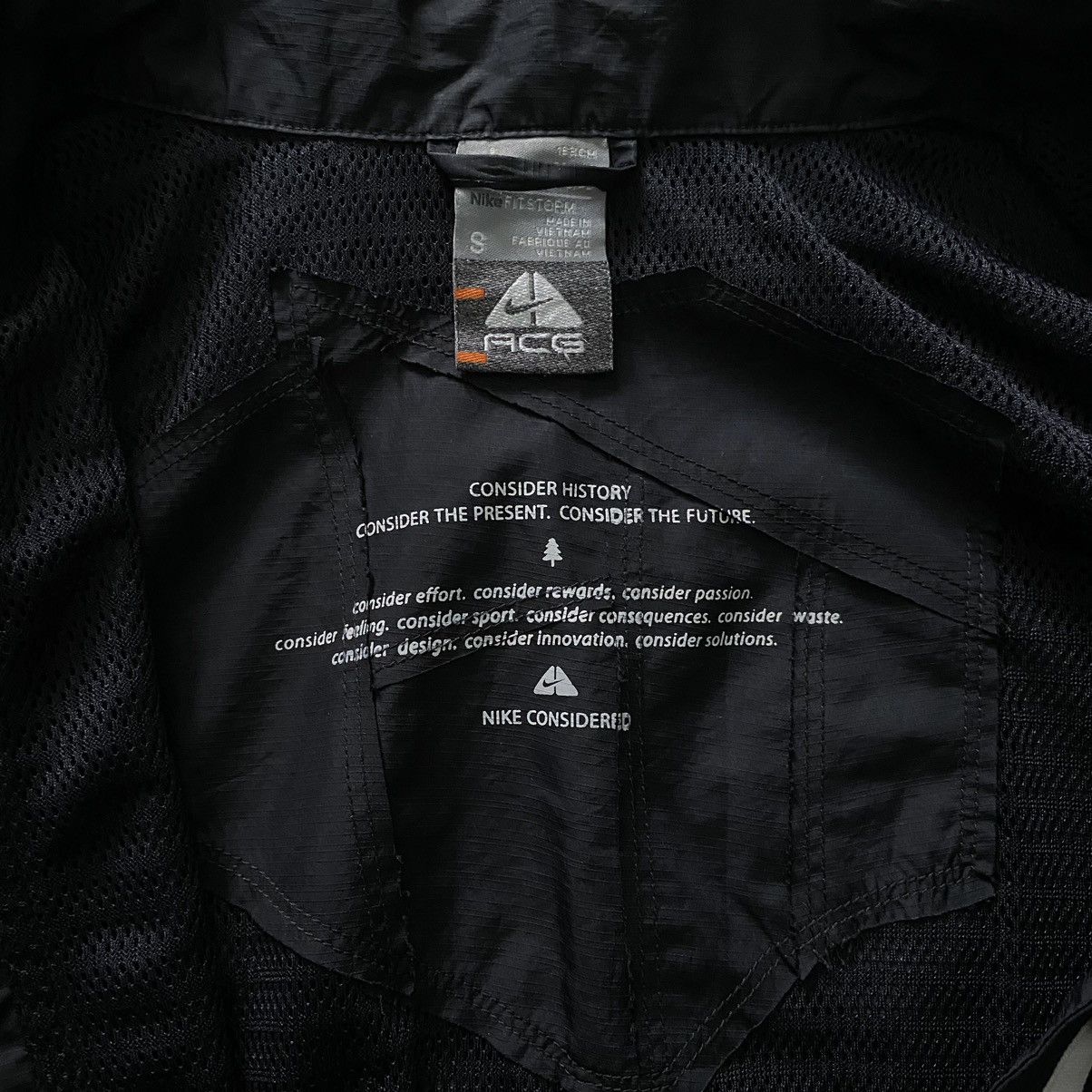 Vintage Vintage Nike ACG Considered Tech Windbreaker Jacket Gorpcore Size S / US 4 / IT 40 - 14 Thumbnail