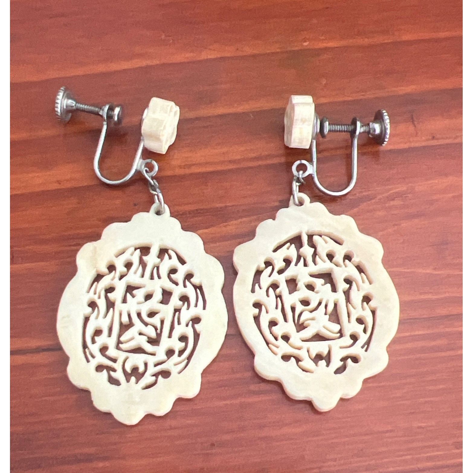 Other Vintage Carved Screw Back Clip On Earrings Filagree Flower 2 Size ONE SIZE - 1 Thumbnail