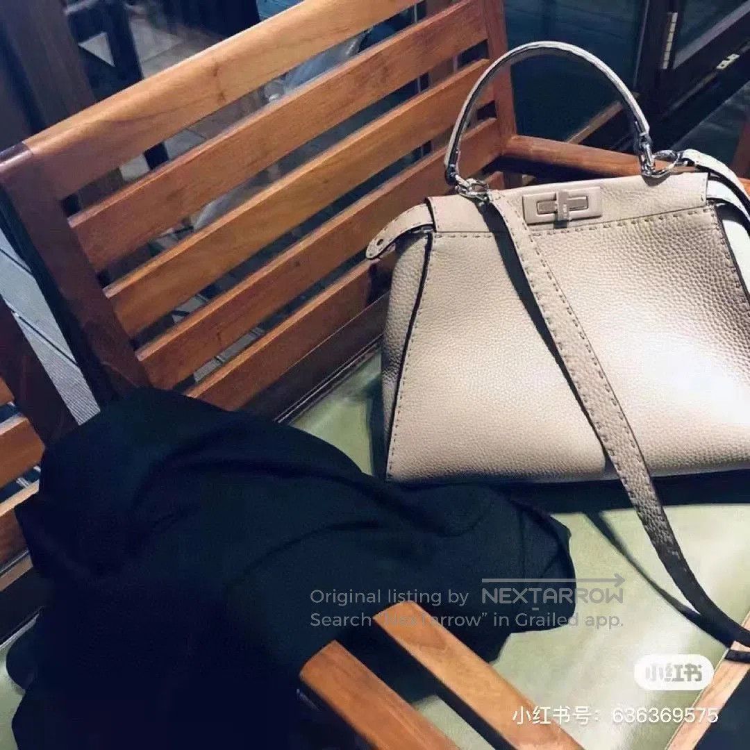 Fendi Fendi Peekaboo Medium Classic. Size ONE SIZE - 4 Thumbnail