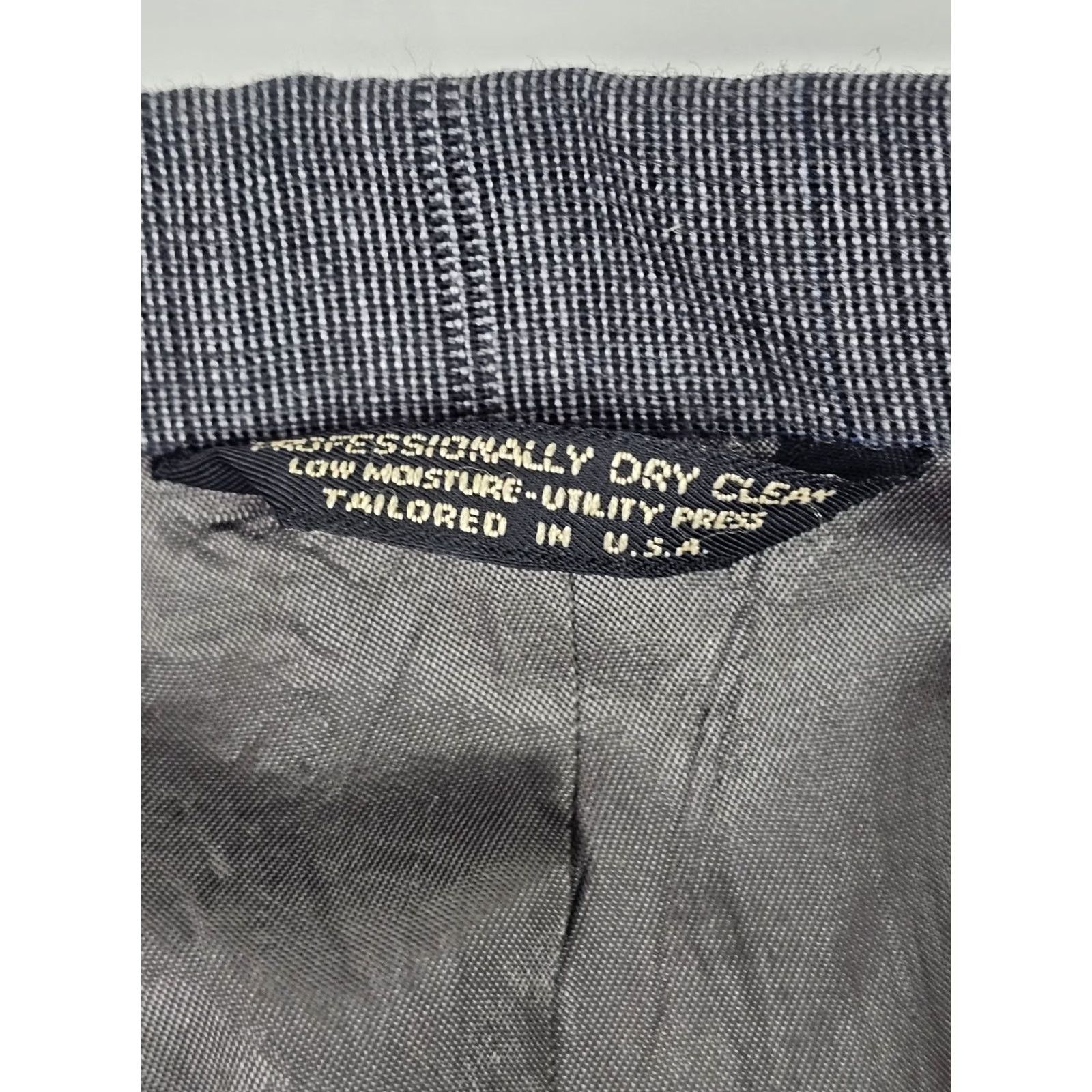Vintage VINTAGE Sansabelt Wool Blazer Jacket Blazer Men 44 Regular Gray Windowpane Plaid Union Made EUC Sports Coat Blazer Mens Size 44R - 5 Thumbnail