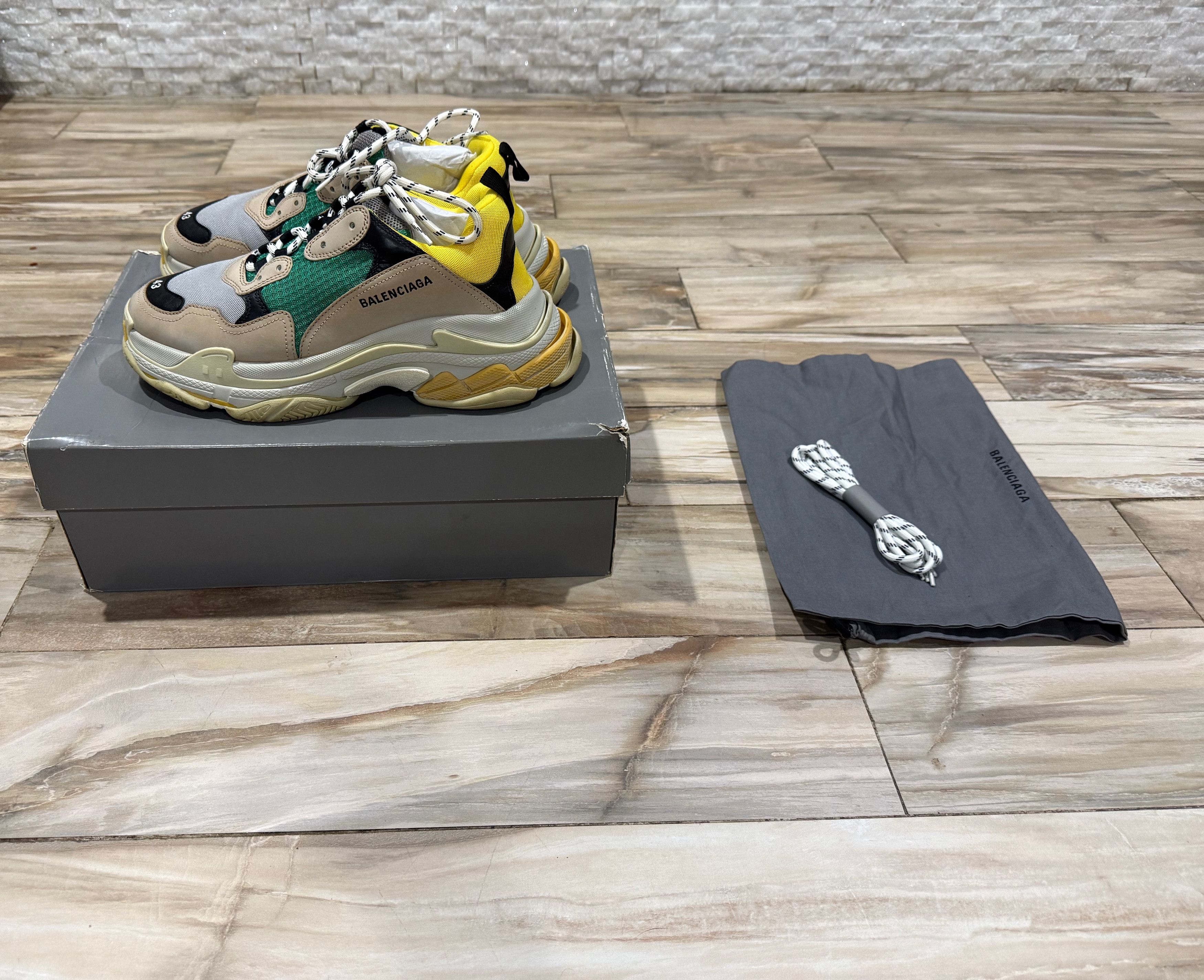 Balenciaga Balenciaga Triple S Beige/Green colorway Size US 10 / EU 43 - 2 Thumbnail