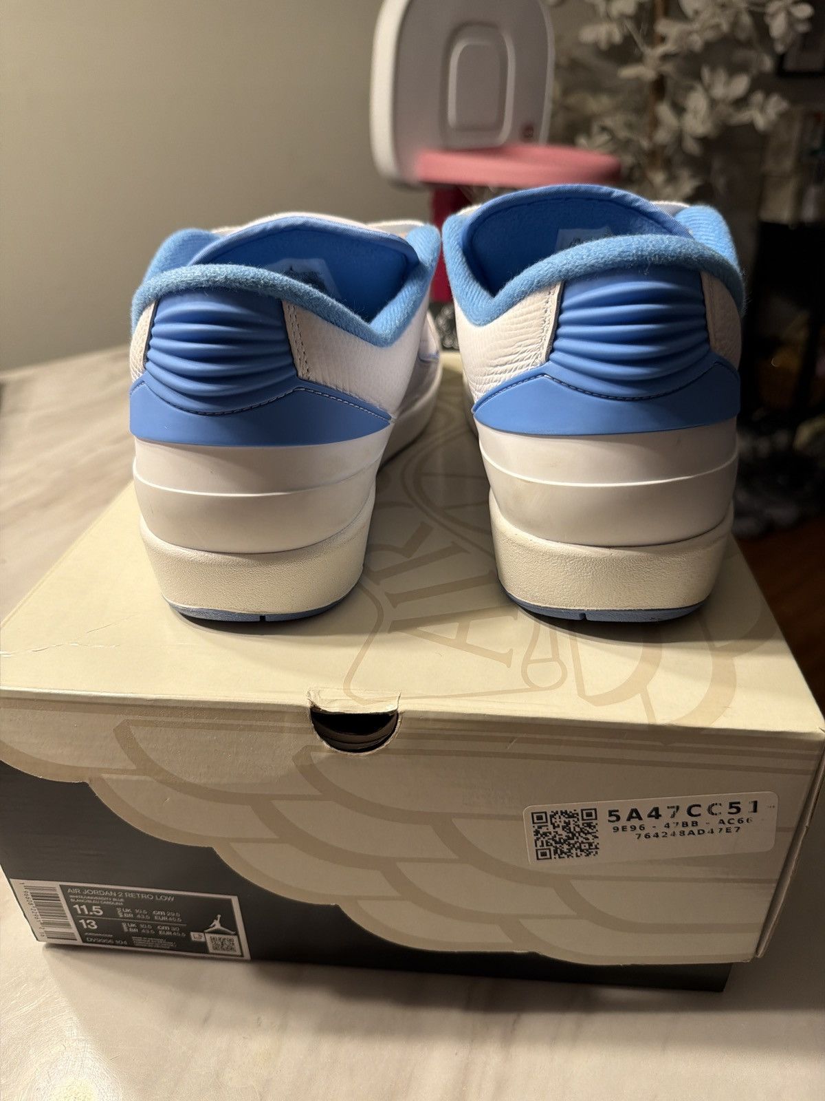 Jordan Brand Jordan 2 Retro Low UNC Size US 11.5 / EU 44-45 - 4 Thumbnail