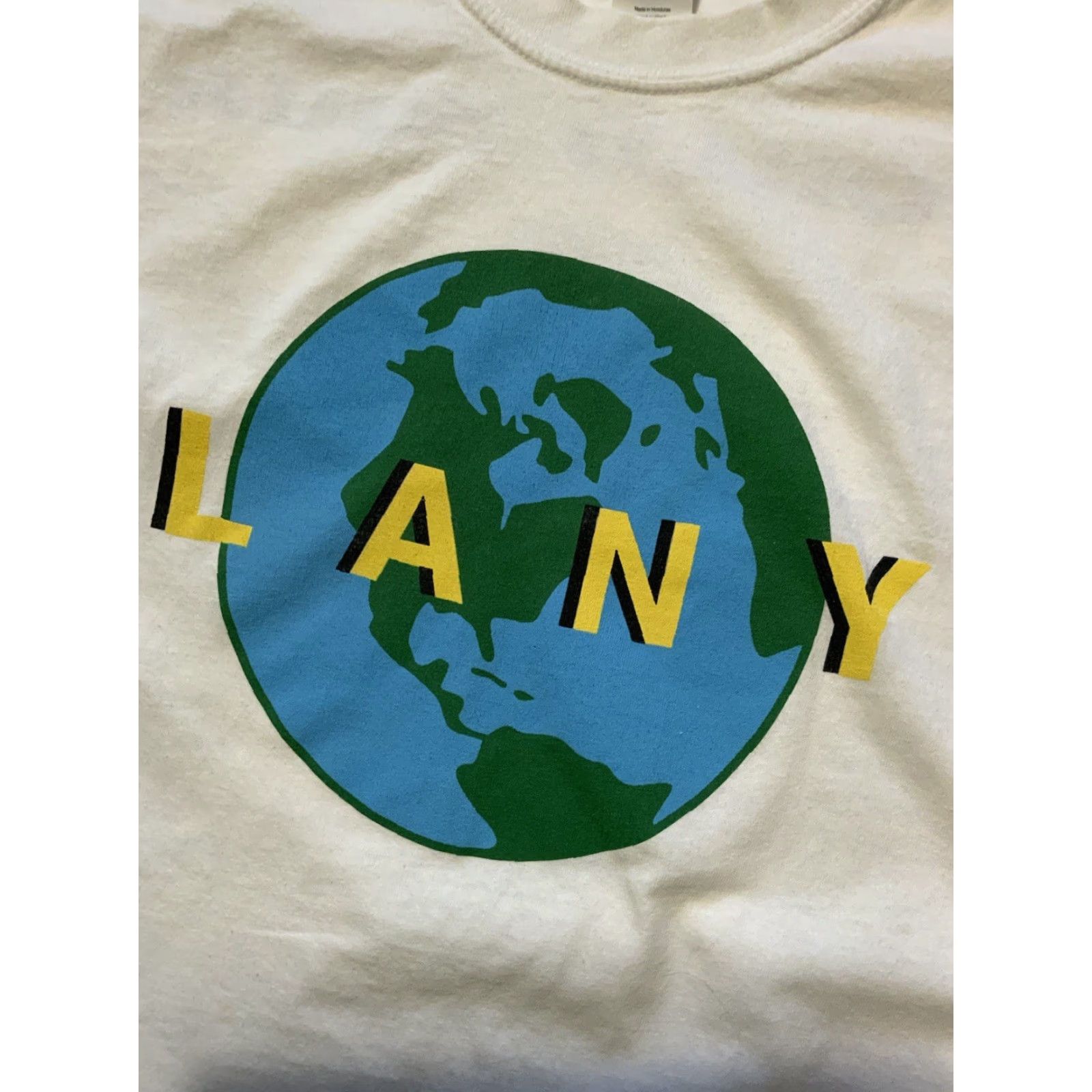 Gildan Lany 2019 World Tour Concert Globe Graphic Pop Rock Band Merch L/S T-Shirt Sz. L Size US L / EU 52-54 / 3 - 6 Thumbnail