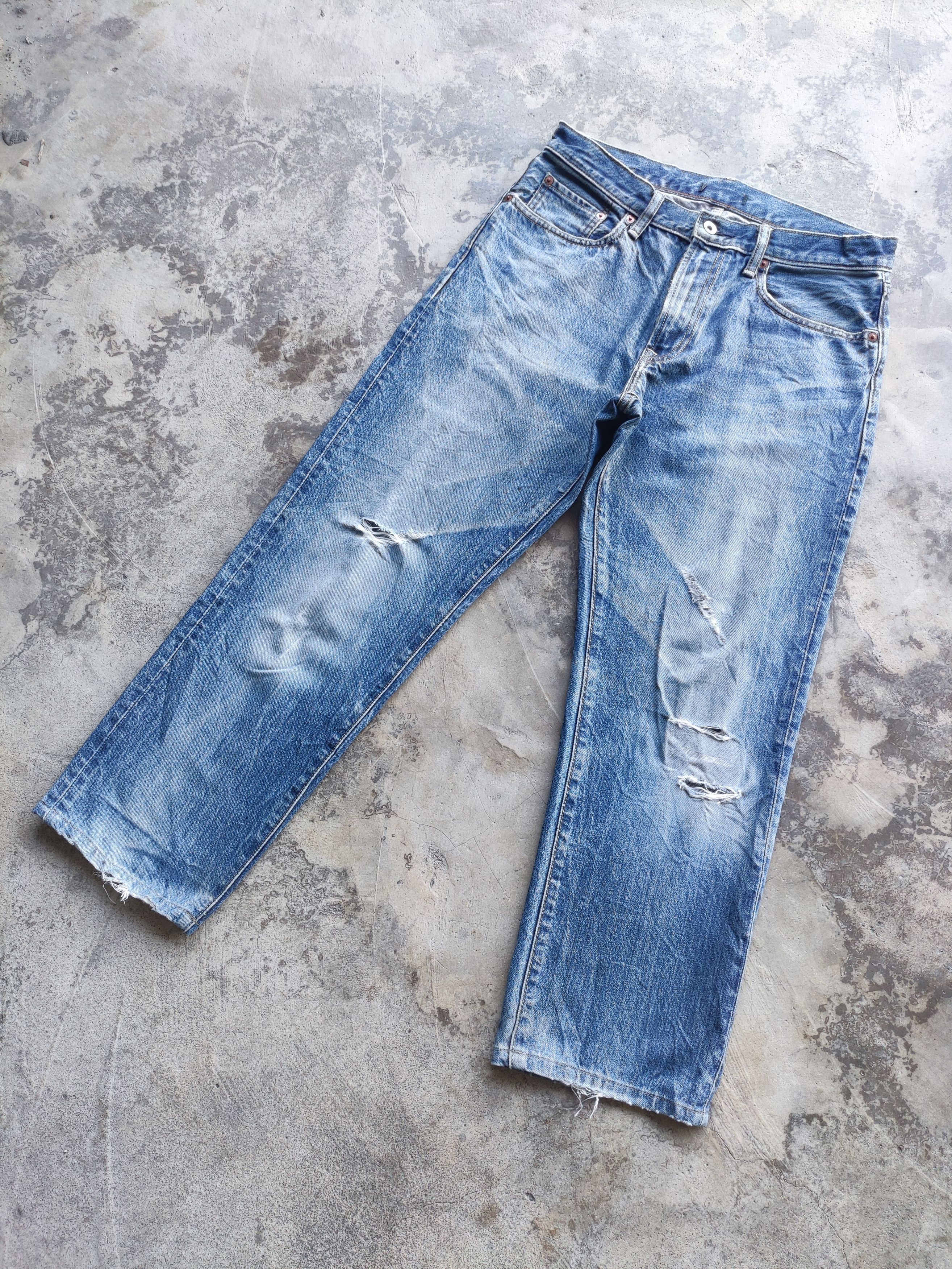 Japanese Brand Vintage Japanese Brand Distressed Faded Denim Pants Size US 33 - 2 Thumbnail