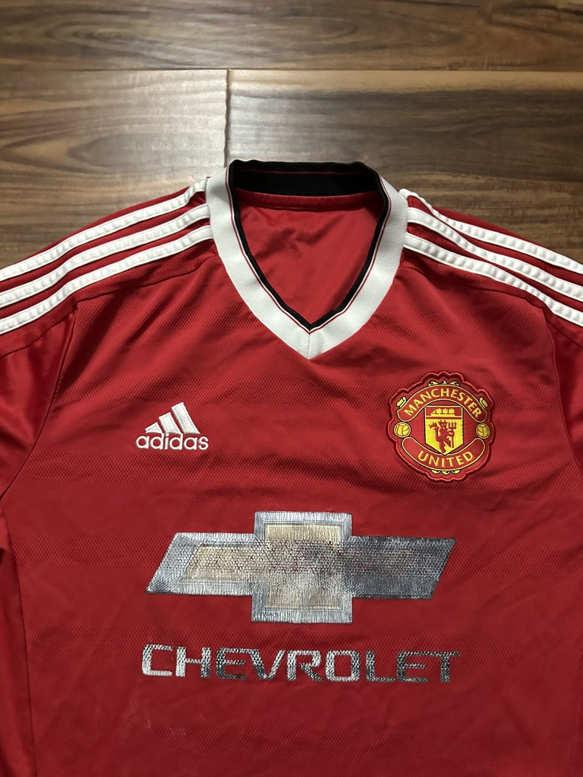 Adidas Manchester United 2015/16 kit Size US M / EU 48-50 / 2 - 2 Thumbnail