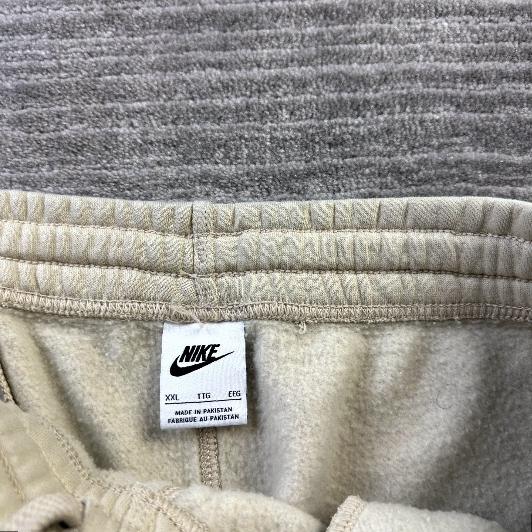 Nike Nike Pants Mens 2XL XXL Beige Tan Club Fleece Joggers Sweatpants Pockets Logo Size US 39 - 6 Thumbnail