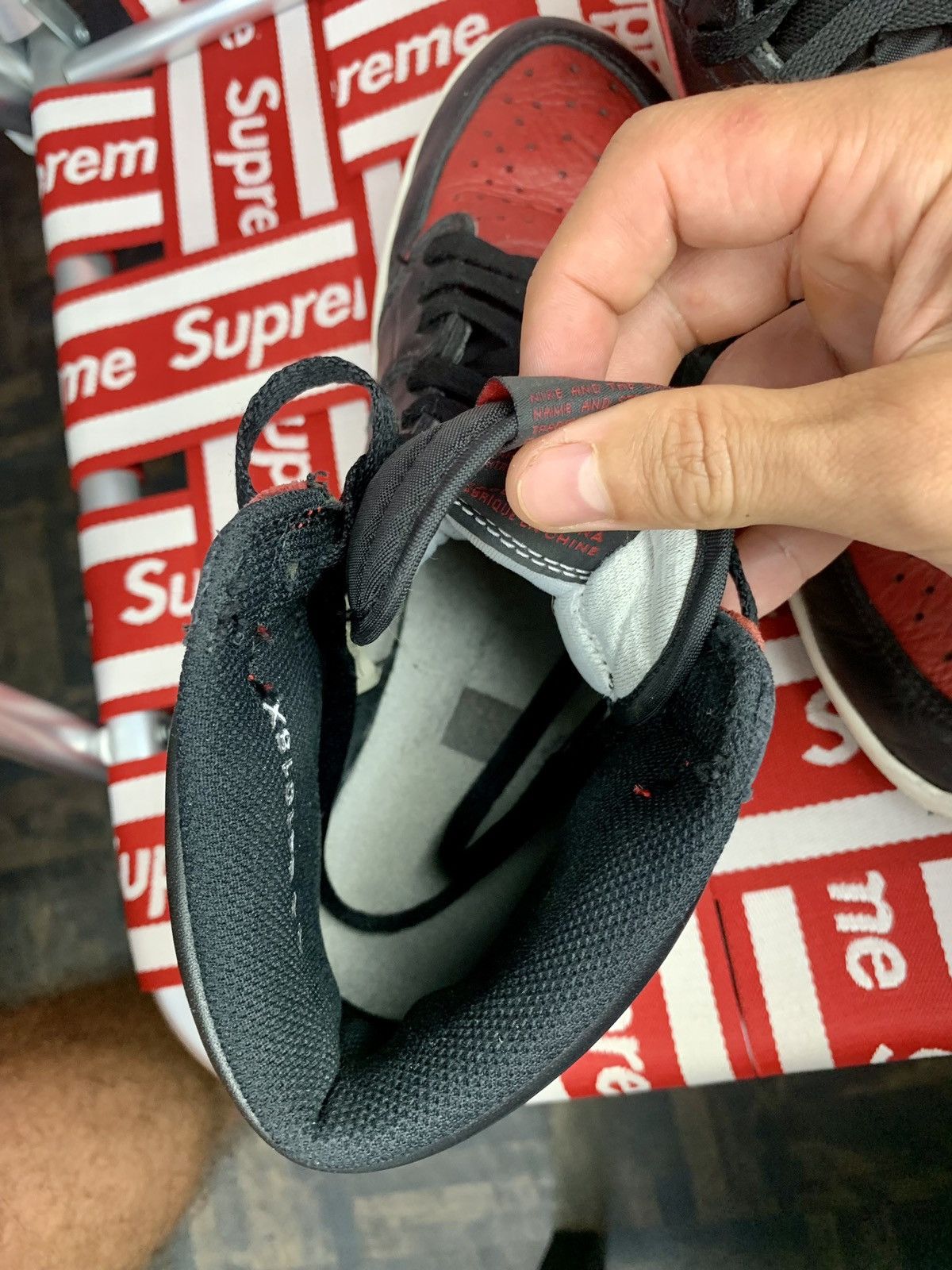 Jordan Brand × Nike Jordan 1 Retro High Bred Banned (2016) Size 11 Size US 11 / EU 44 - 10 Thumbnail