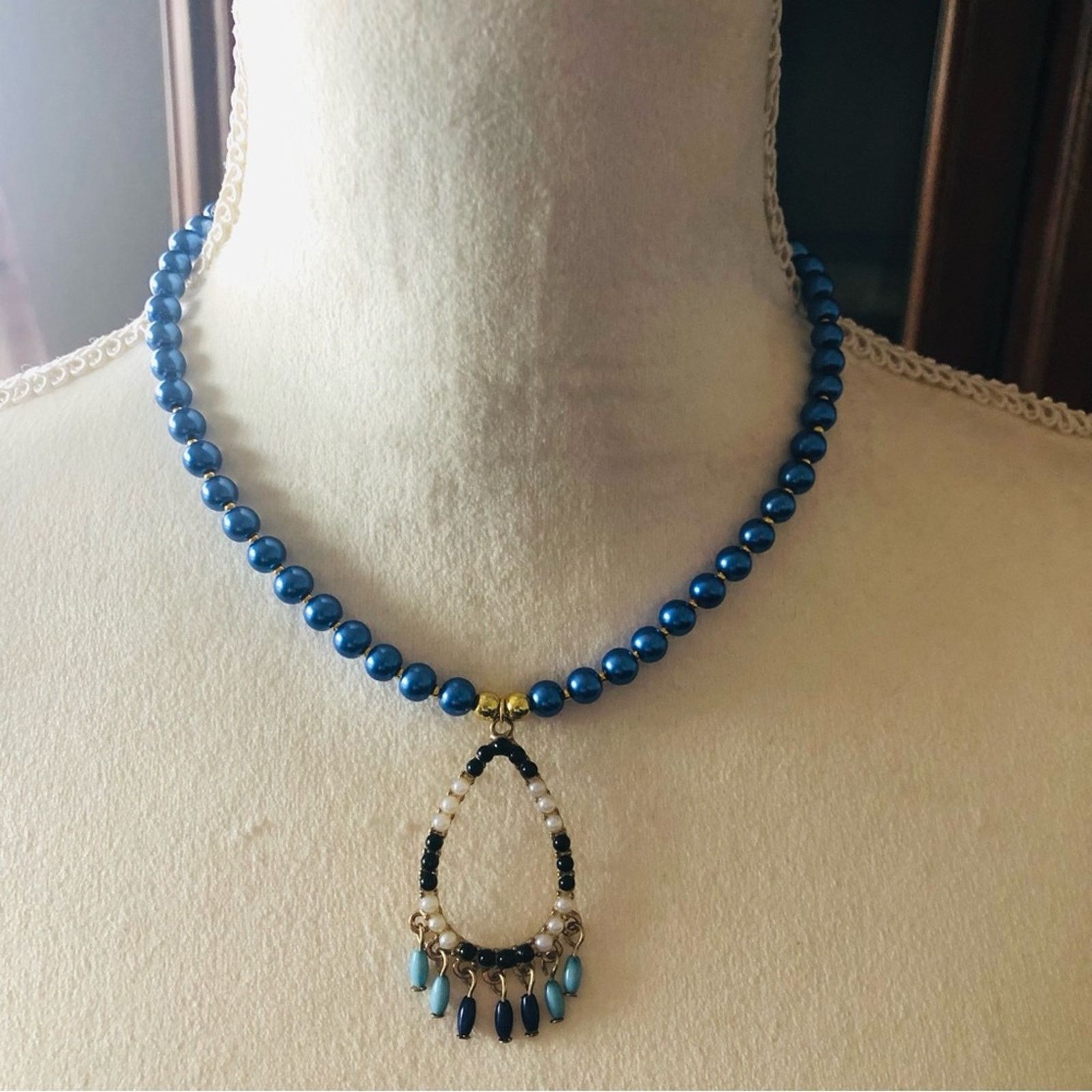 Handmade Handcrafted repurpose teardrop beaded pendant Pearl necklace Size ONE SIZE - 2 Thumbnail