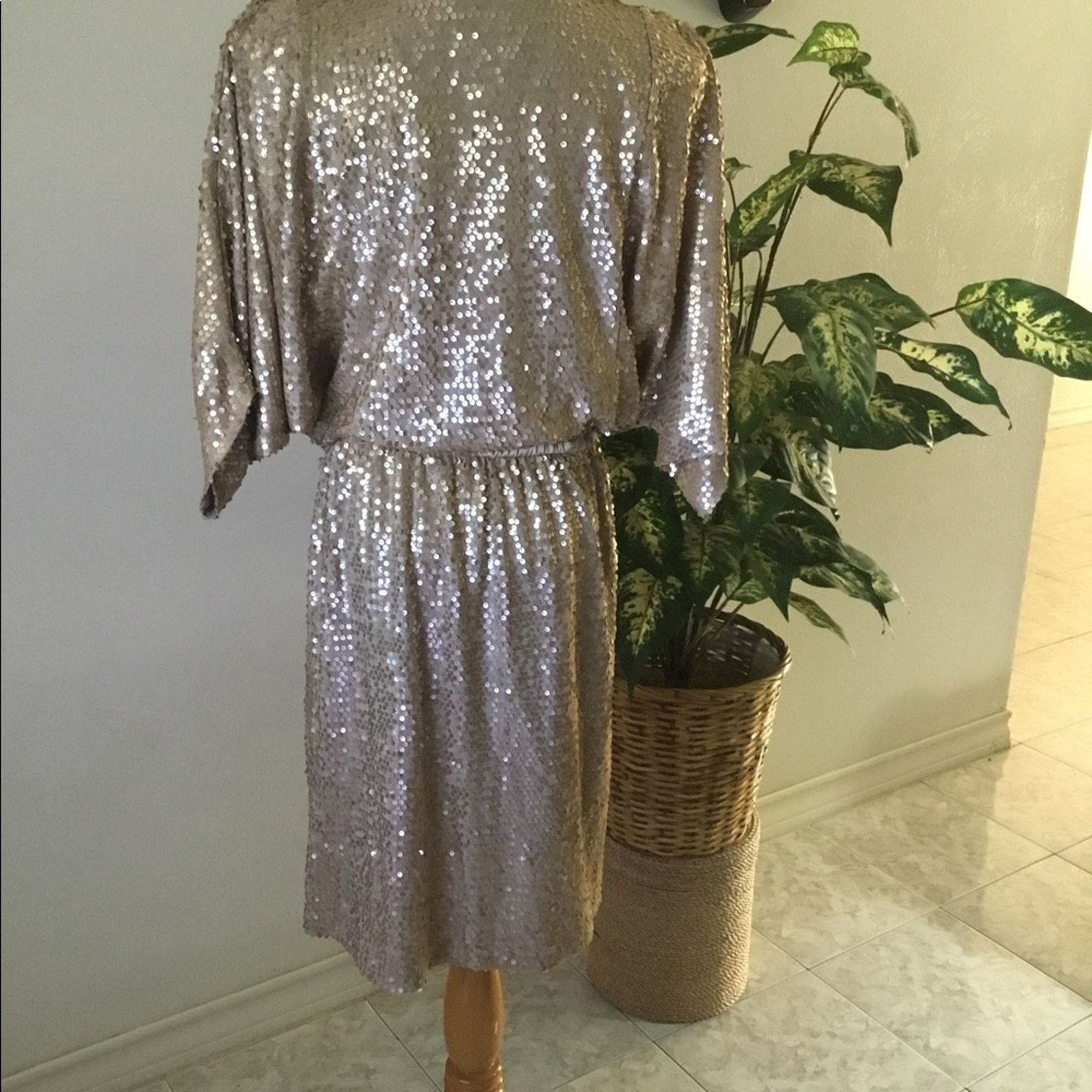 Other Suzi Chin for Maggy Boutique Gold Sequin Mini Dress Size M / US 6-8 / IT 42-44 - 2 Thumbnail