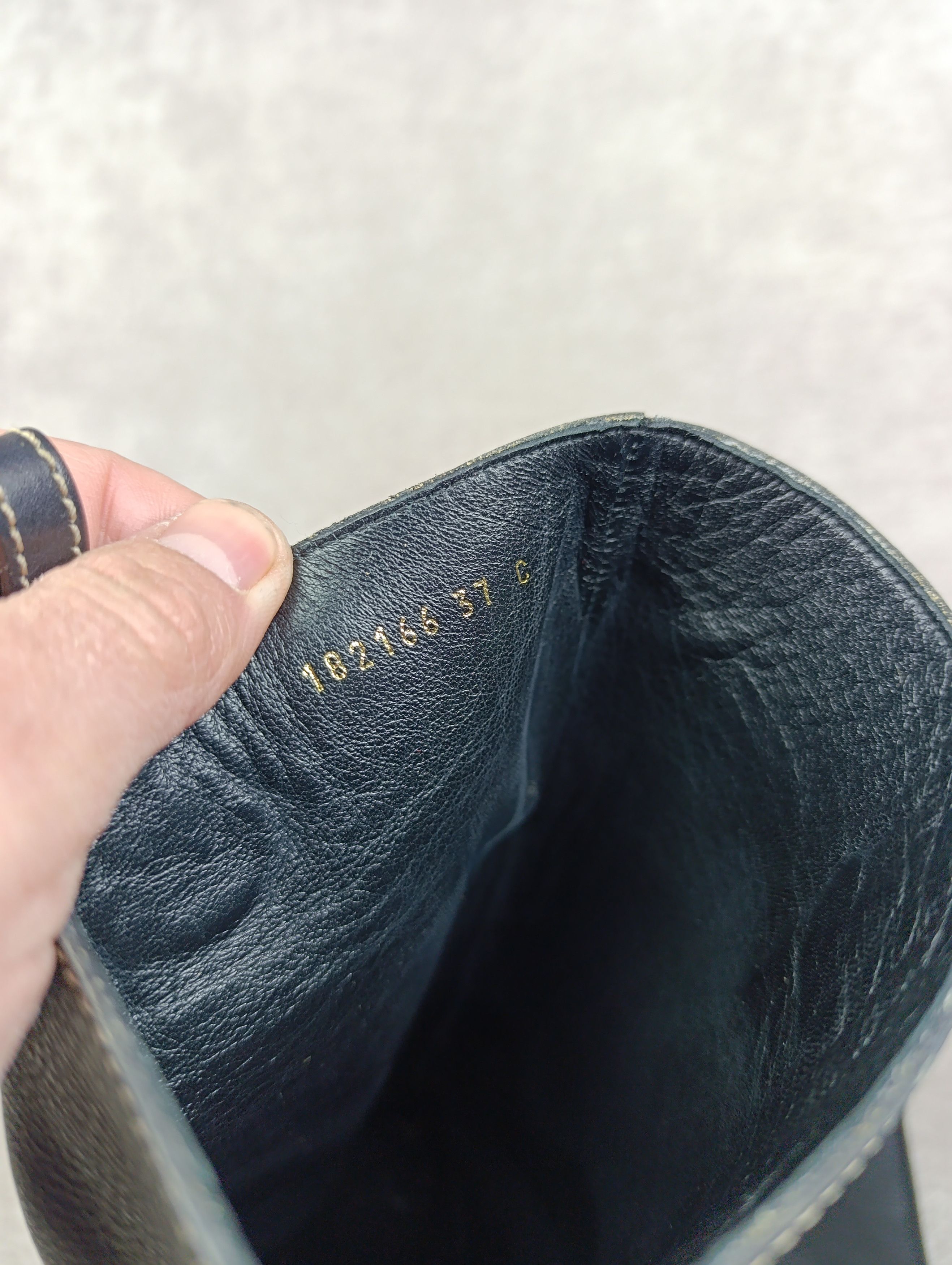 Gucci GUCCI BLACK GG INTERLOCK LOGO LEATHER BOOTS Size US 7 / IT 37 - 19 Thumbnail