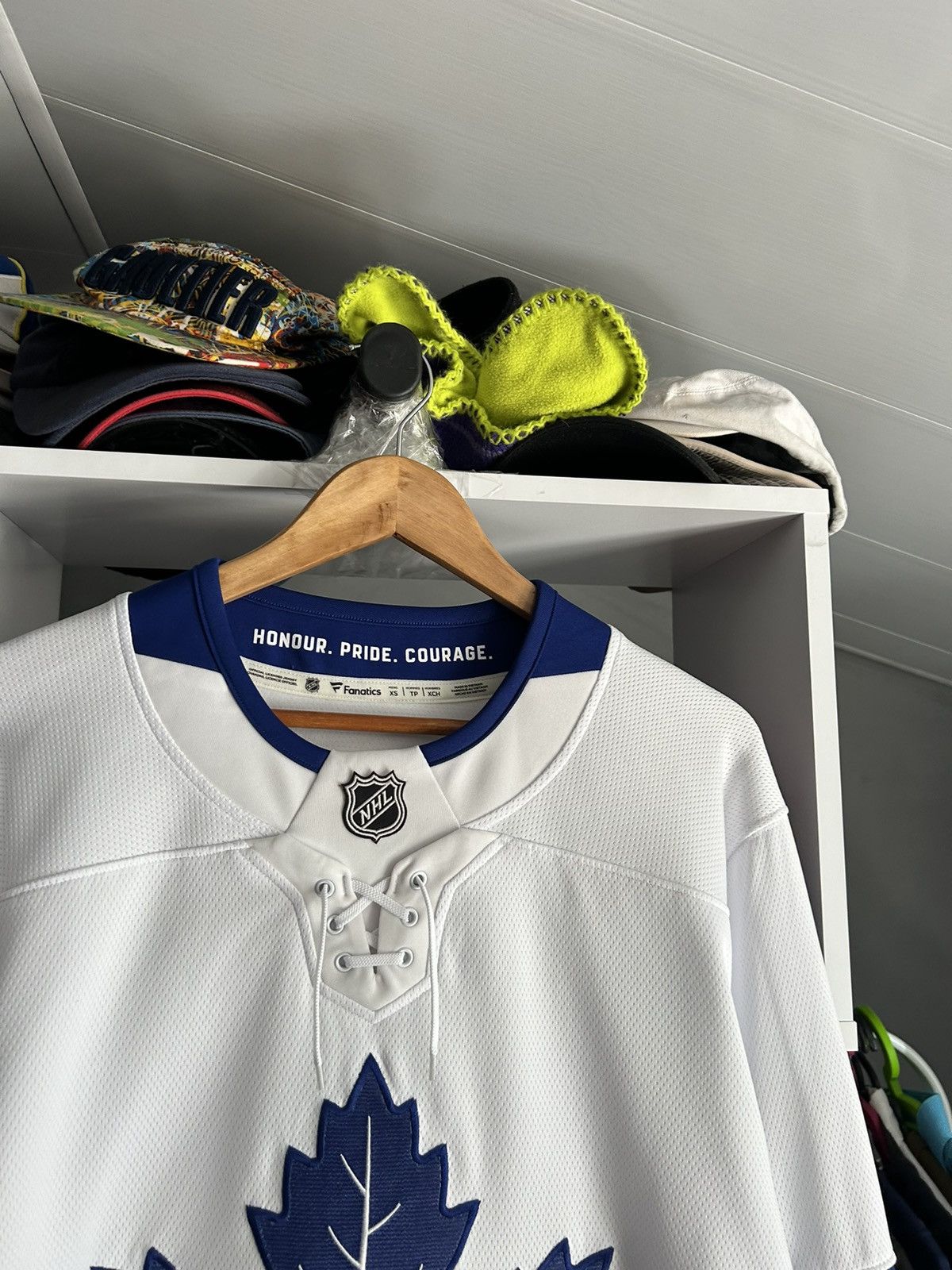 NHL Toronto Maple Leafs Away Breakaway Jersey Size US XS / EU 42 / 0 - 2 Thumbnail