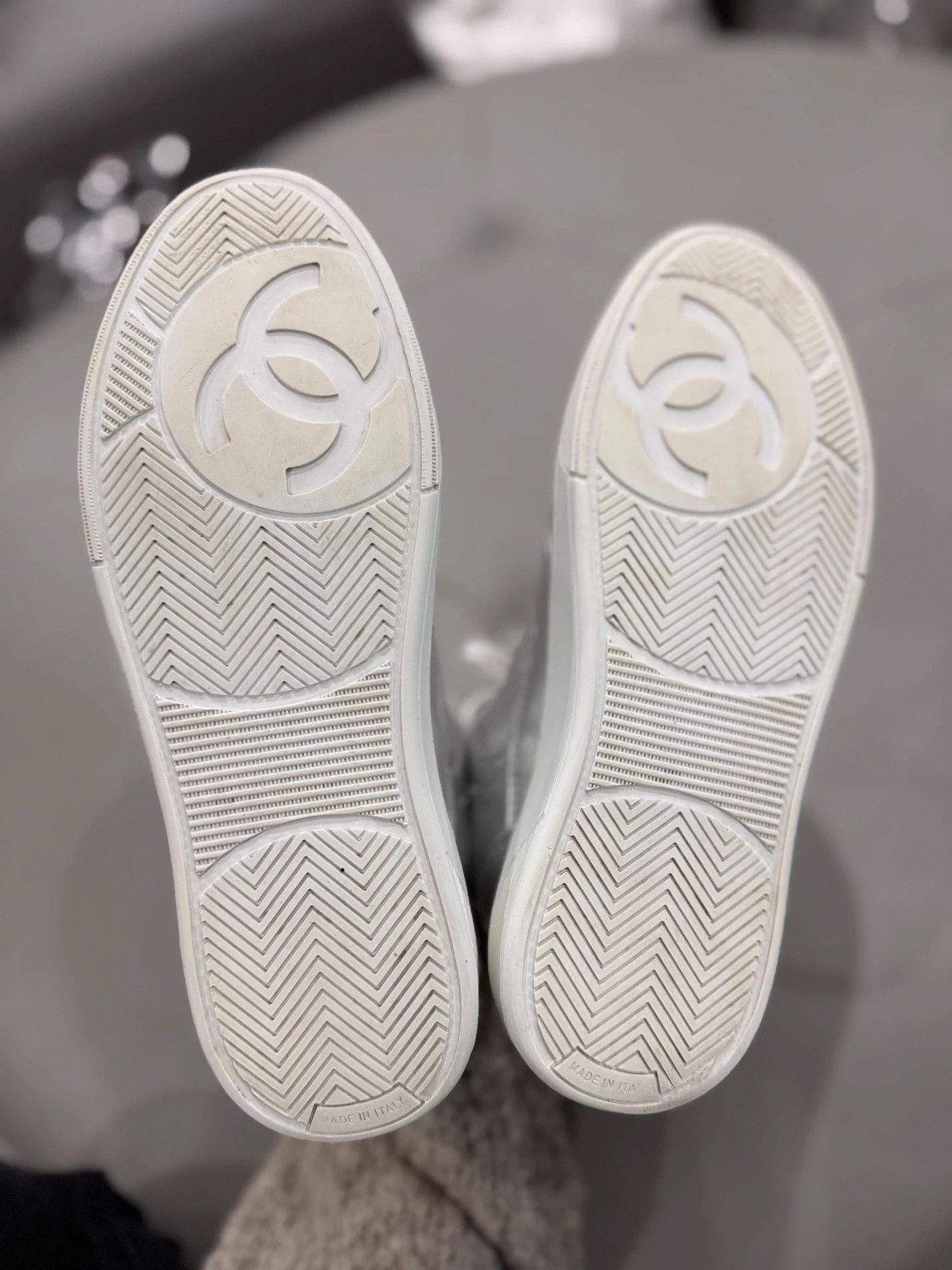 Chanel Chanel 24C Silver High-Top Sneakers 99 New EUR 38.5 Size US 7.5 / IT 37.5 - 5 Thumbnail
